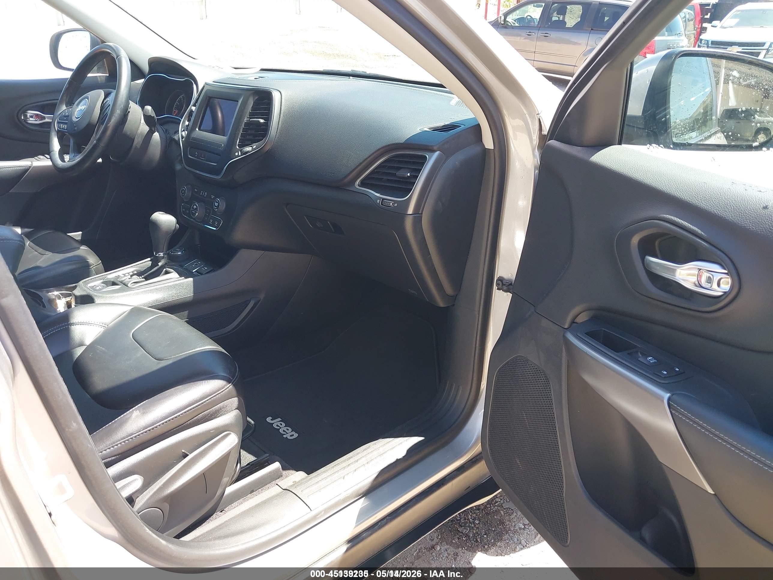 JEEP CHEROKEE image 5