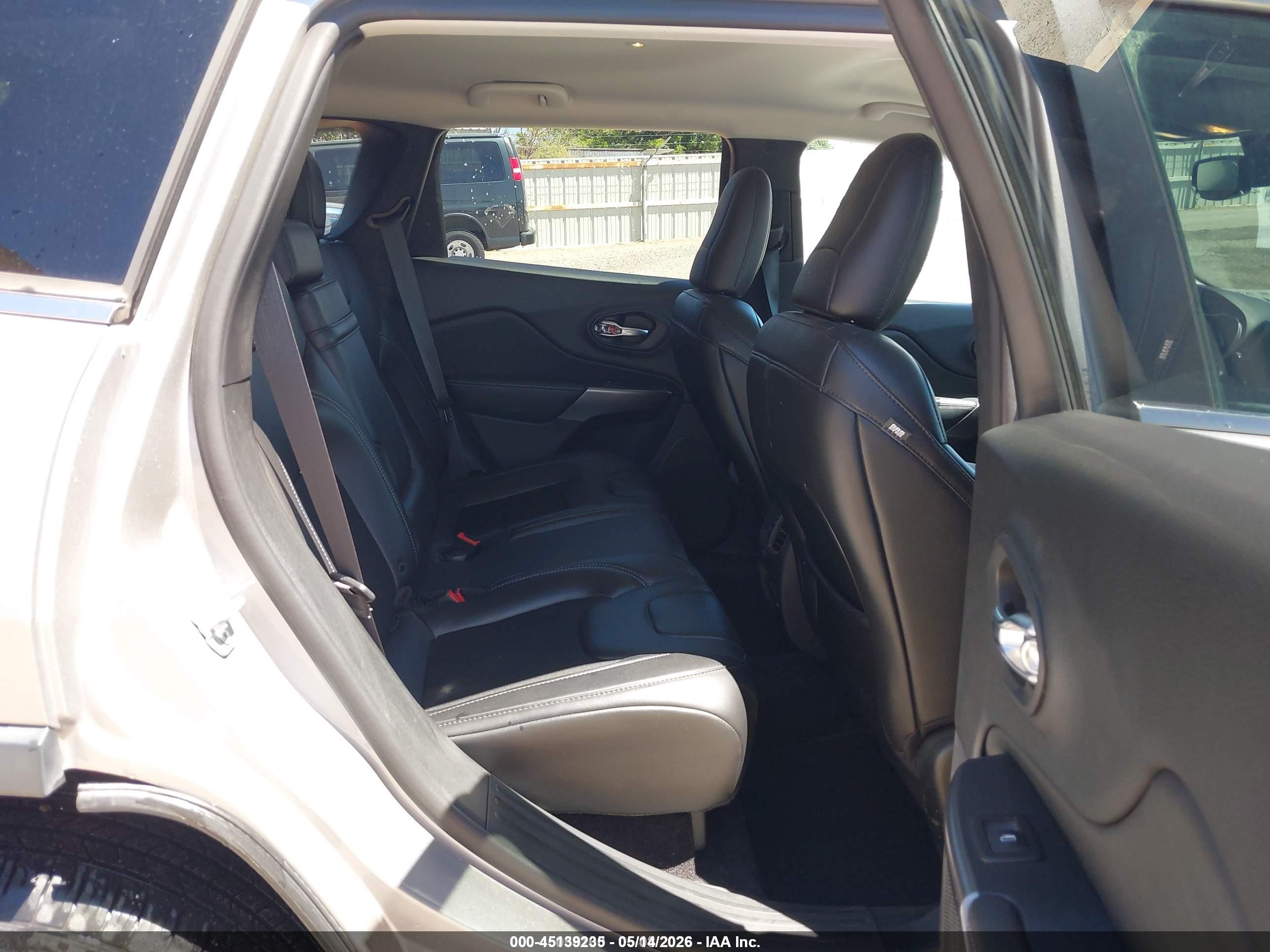 JEEP CHEROKEE image 8