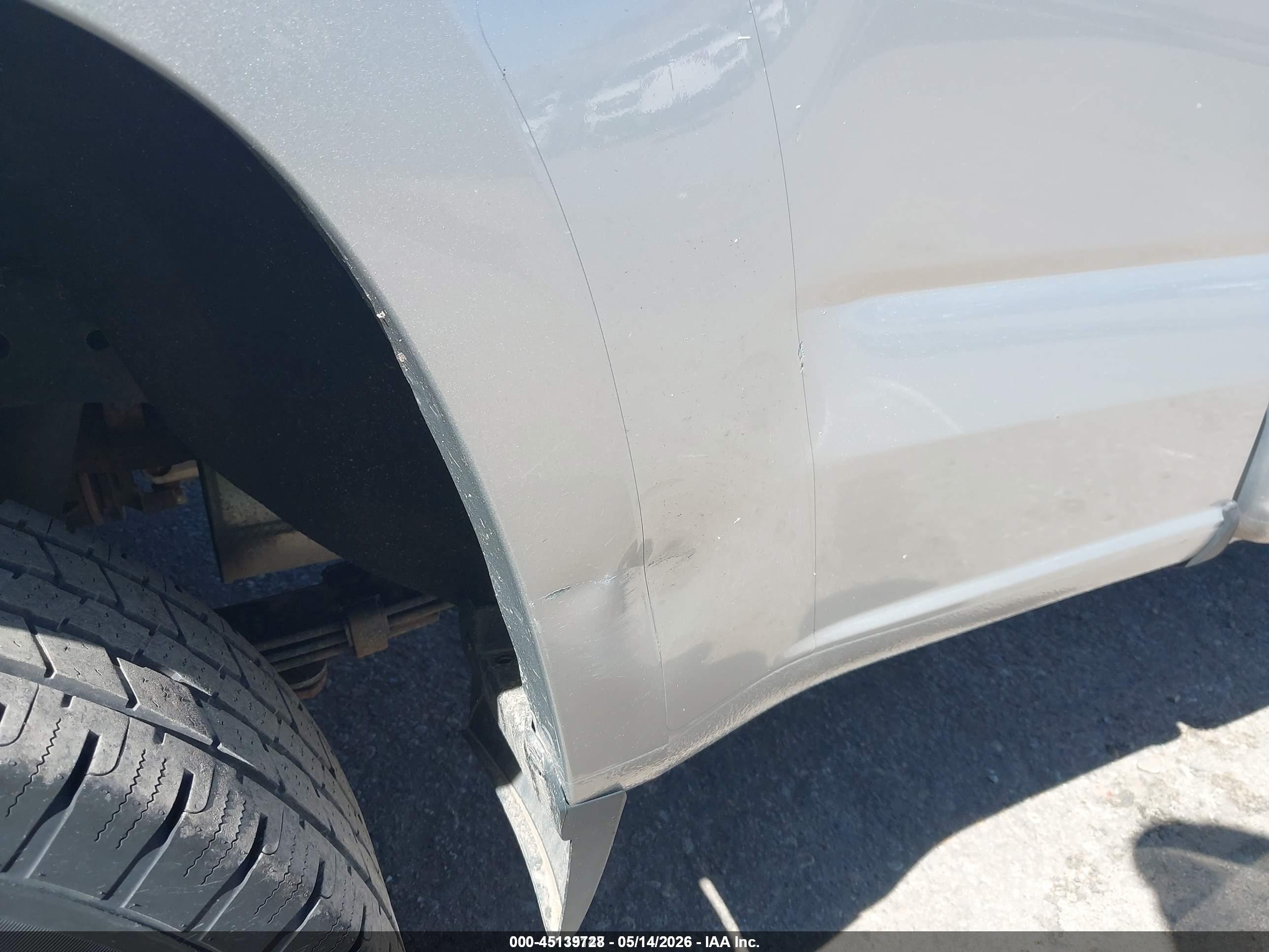 CHEVROLET COLORADO image 6