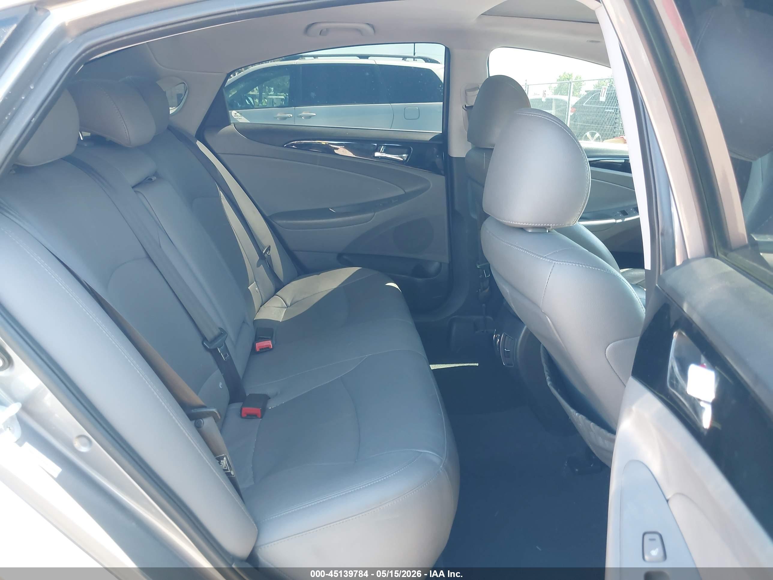 HYUNDAI SONATA image 8