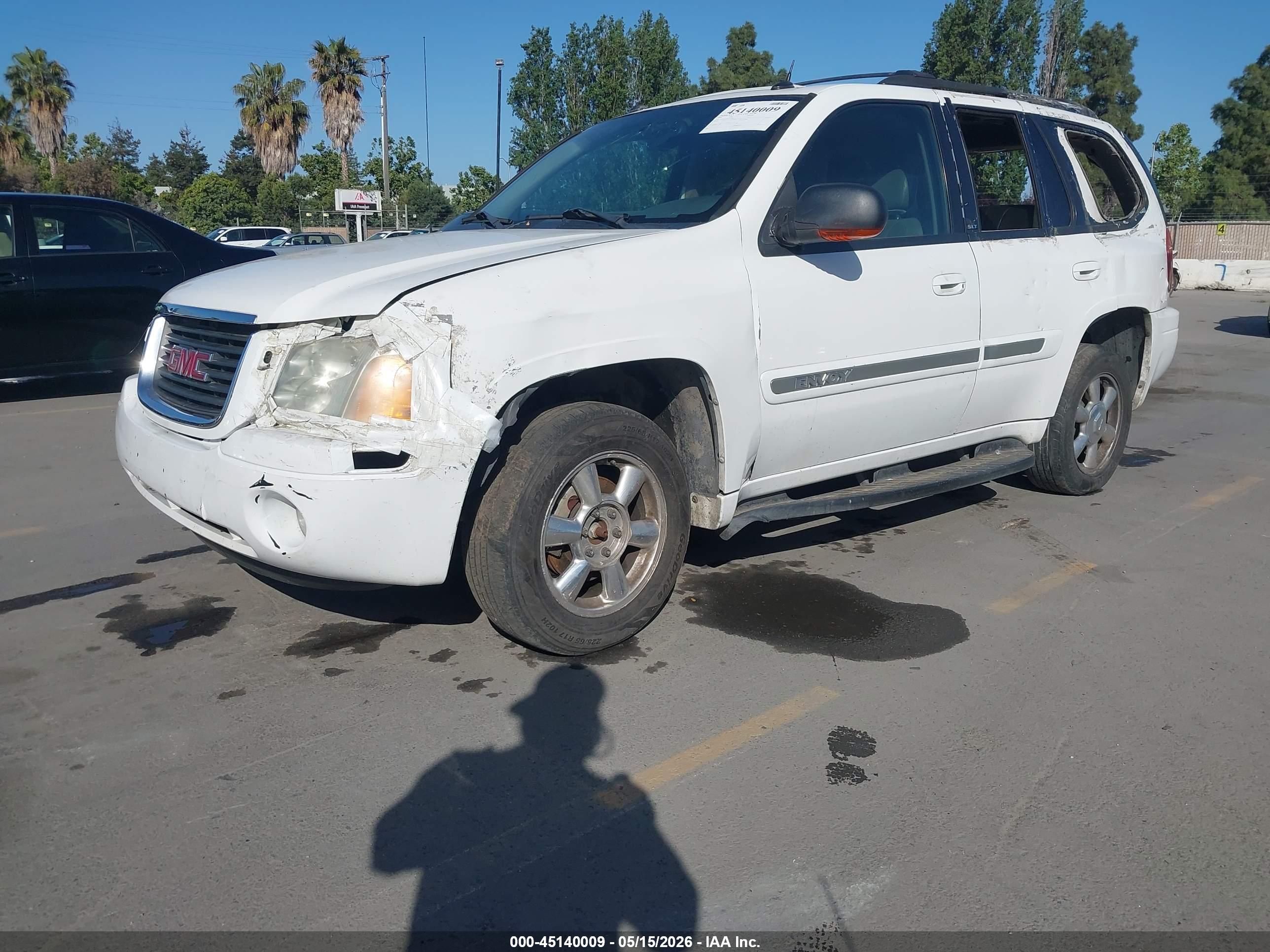 GMC ENVOY image 2