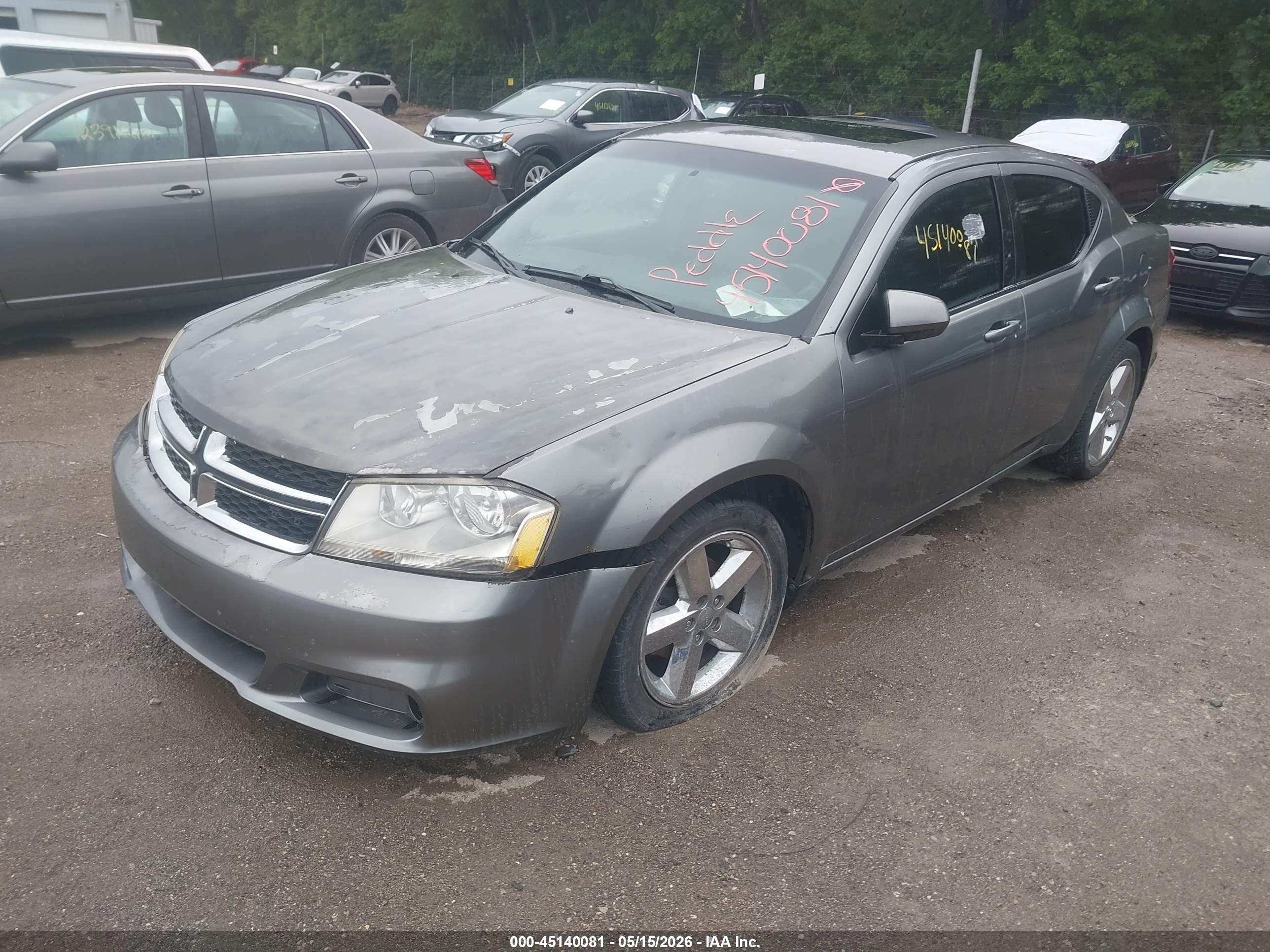 DODGE AVENGER image 2
