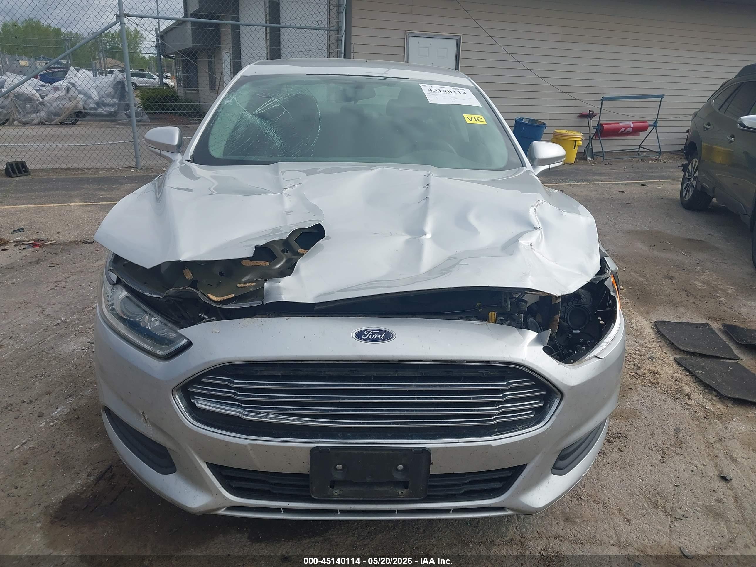 FORD FUSION image 6