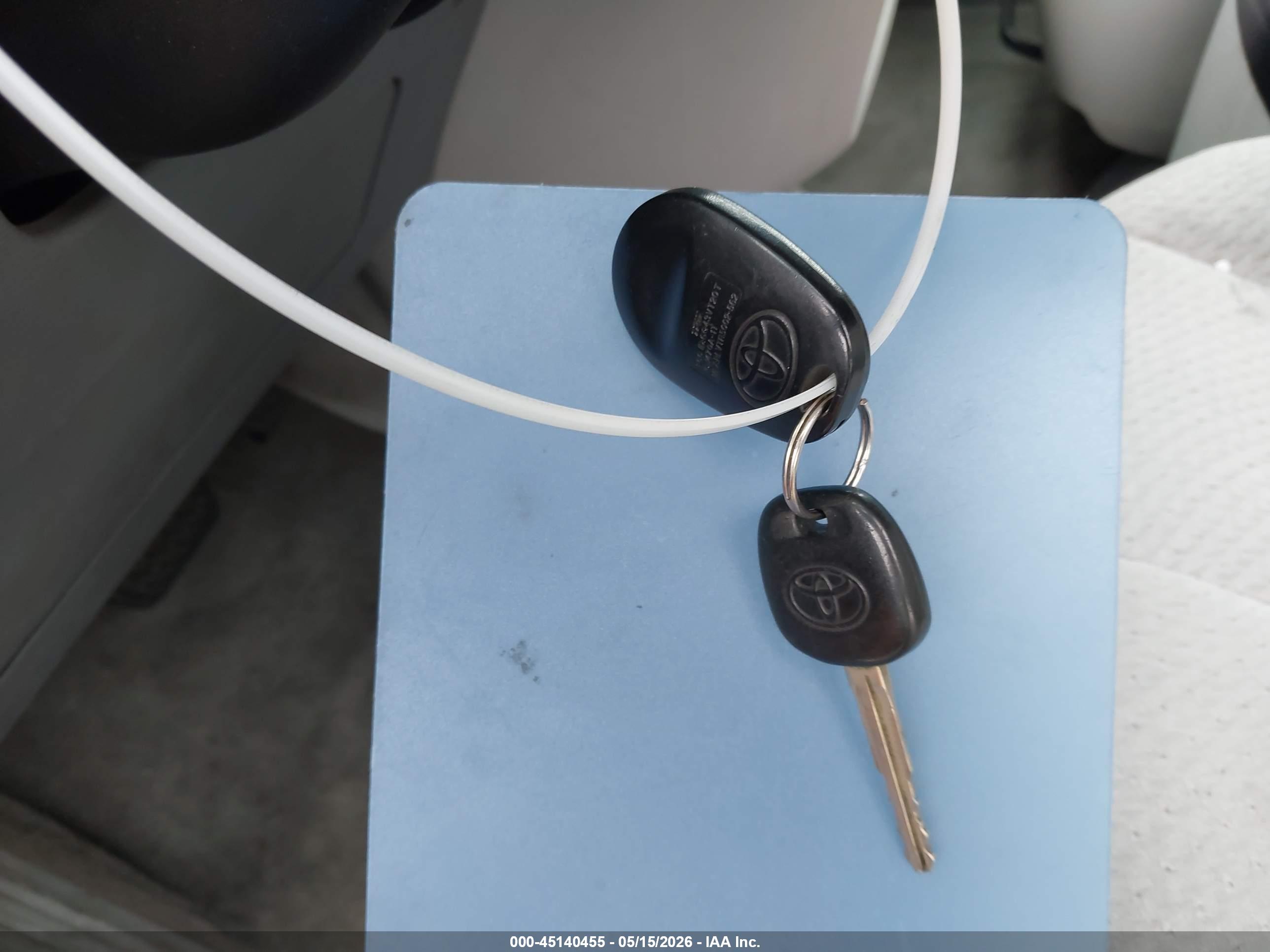 TOYOTA SIENNA image 11