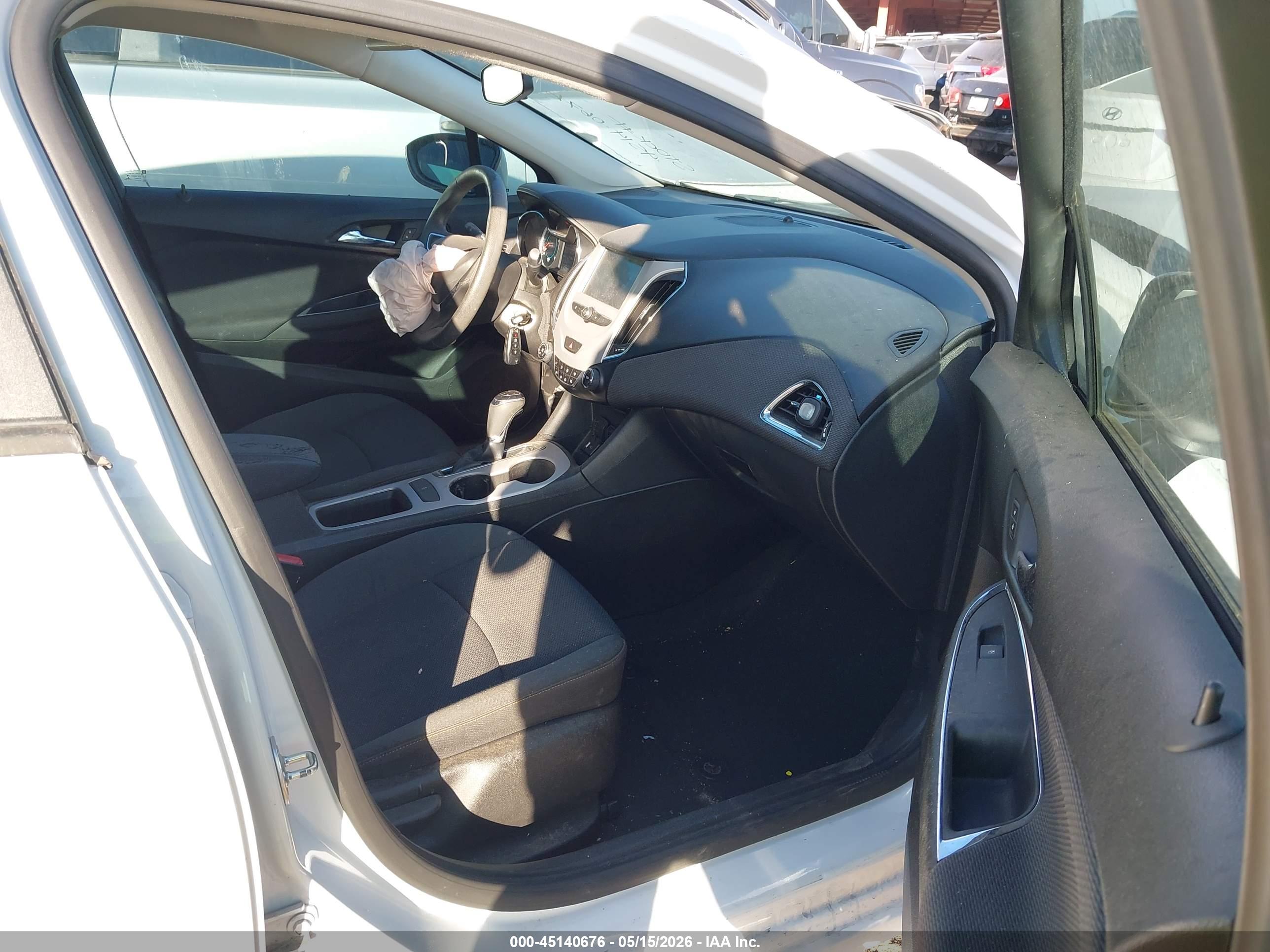 CHEVROLET CRUZE image 5
