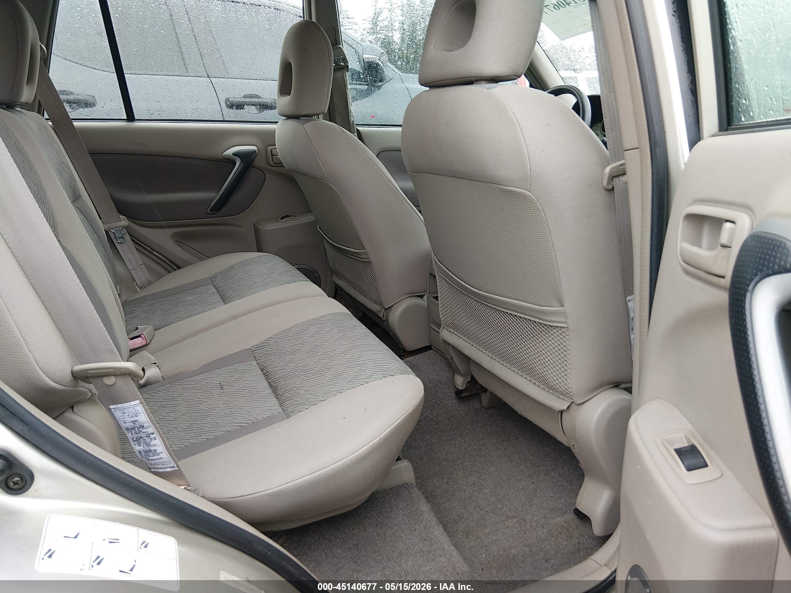 TOYOTA RAV4 image 8