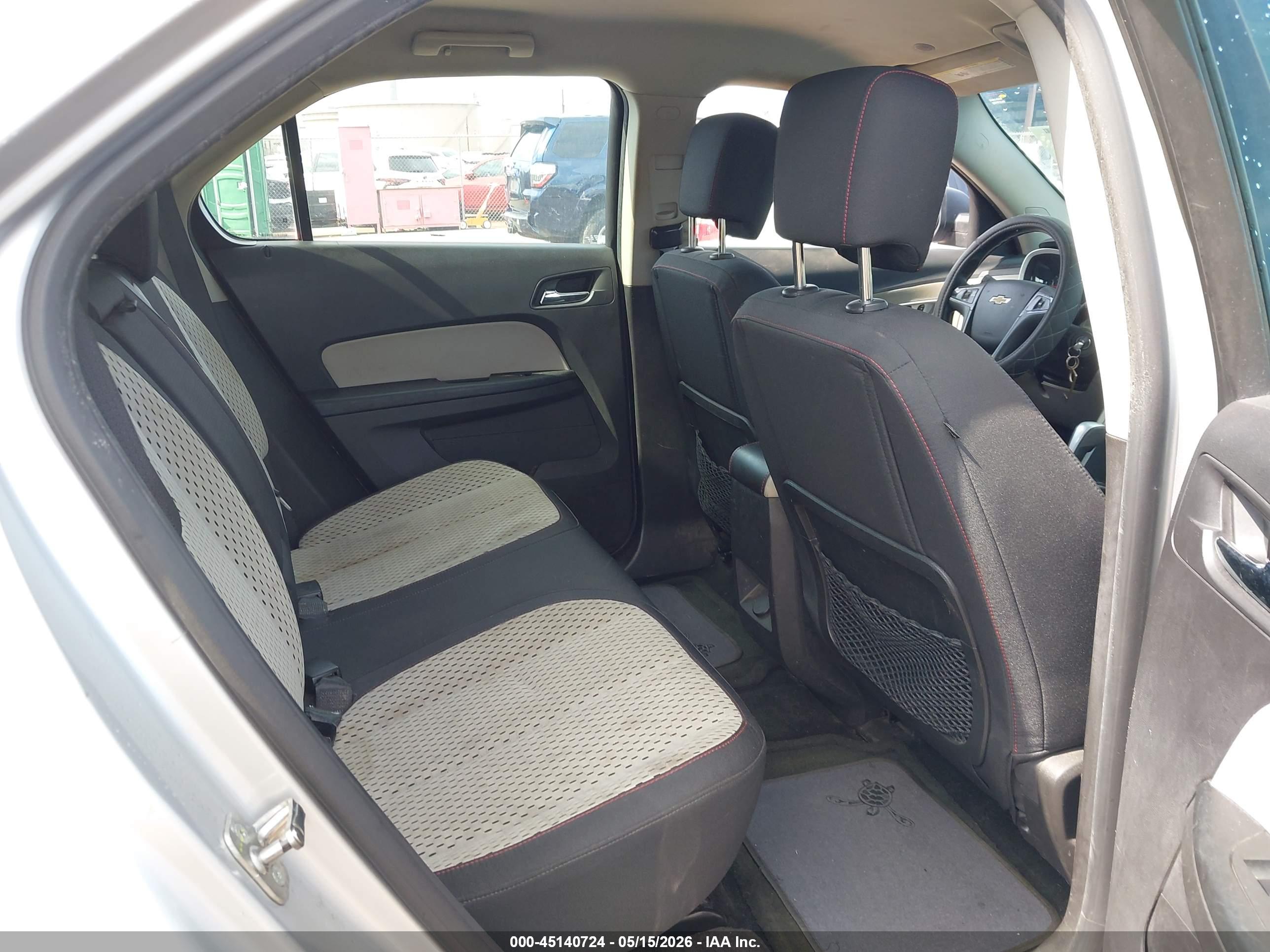 CHEVROLET EQUINOX image 8