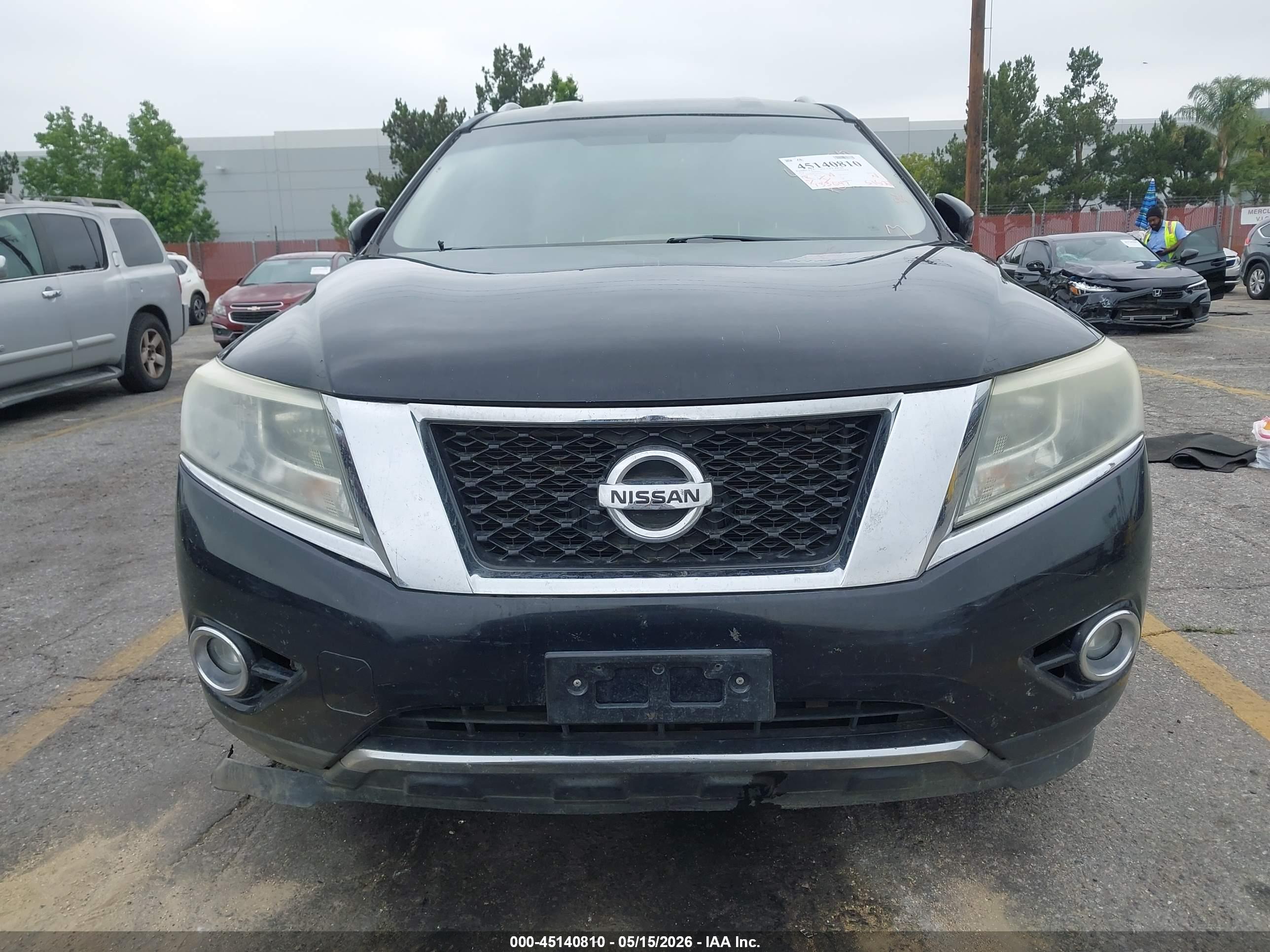NISSAN PATHFINDER image 6