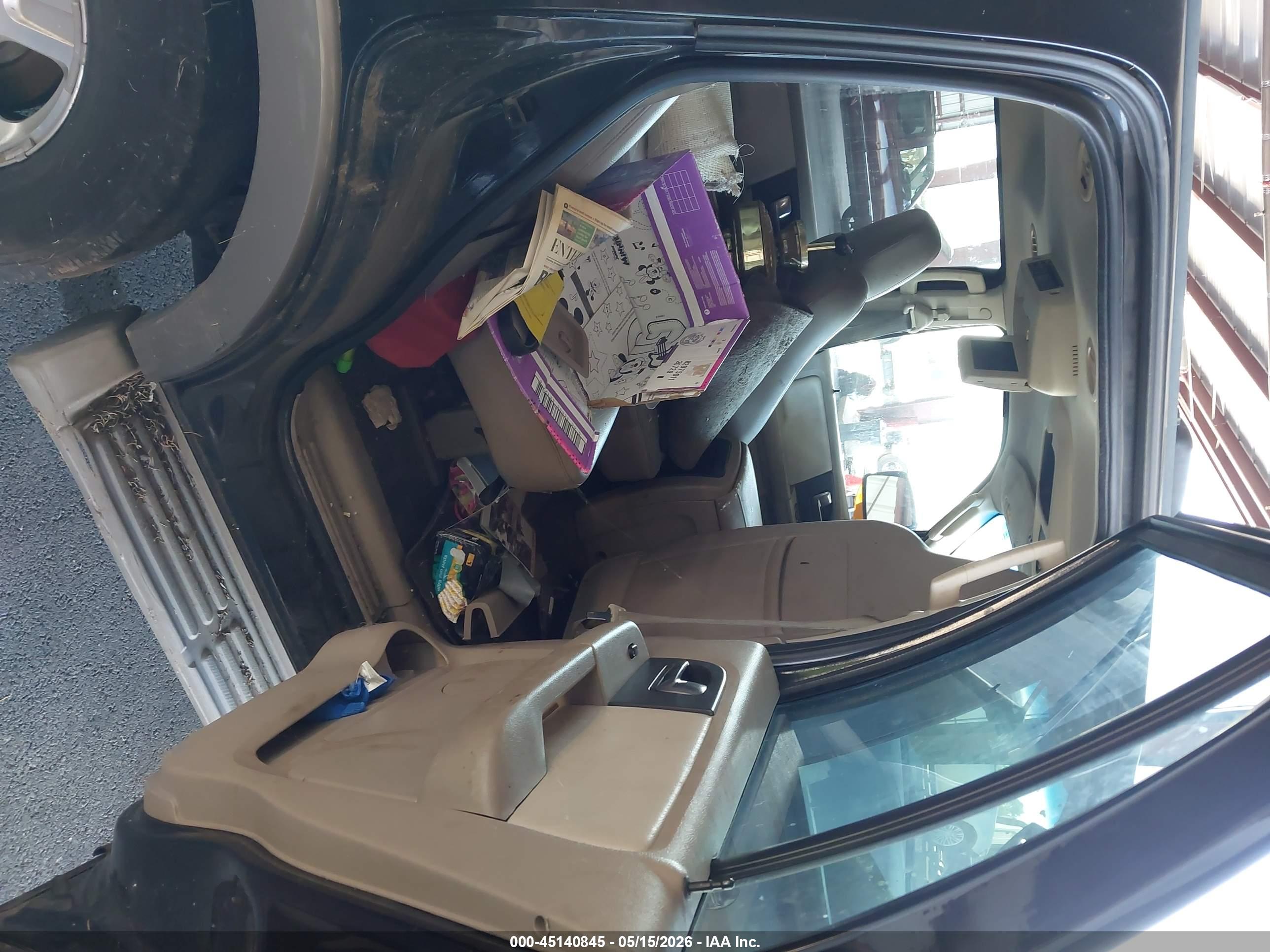 FORD EXPEDITION image 8