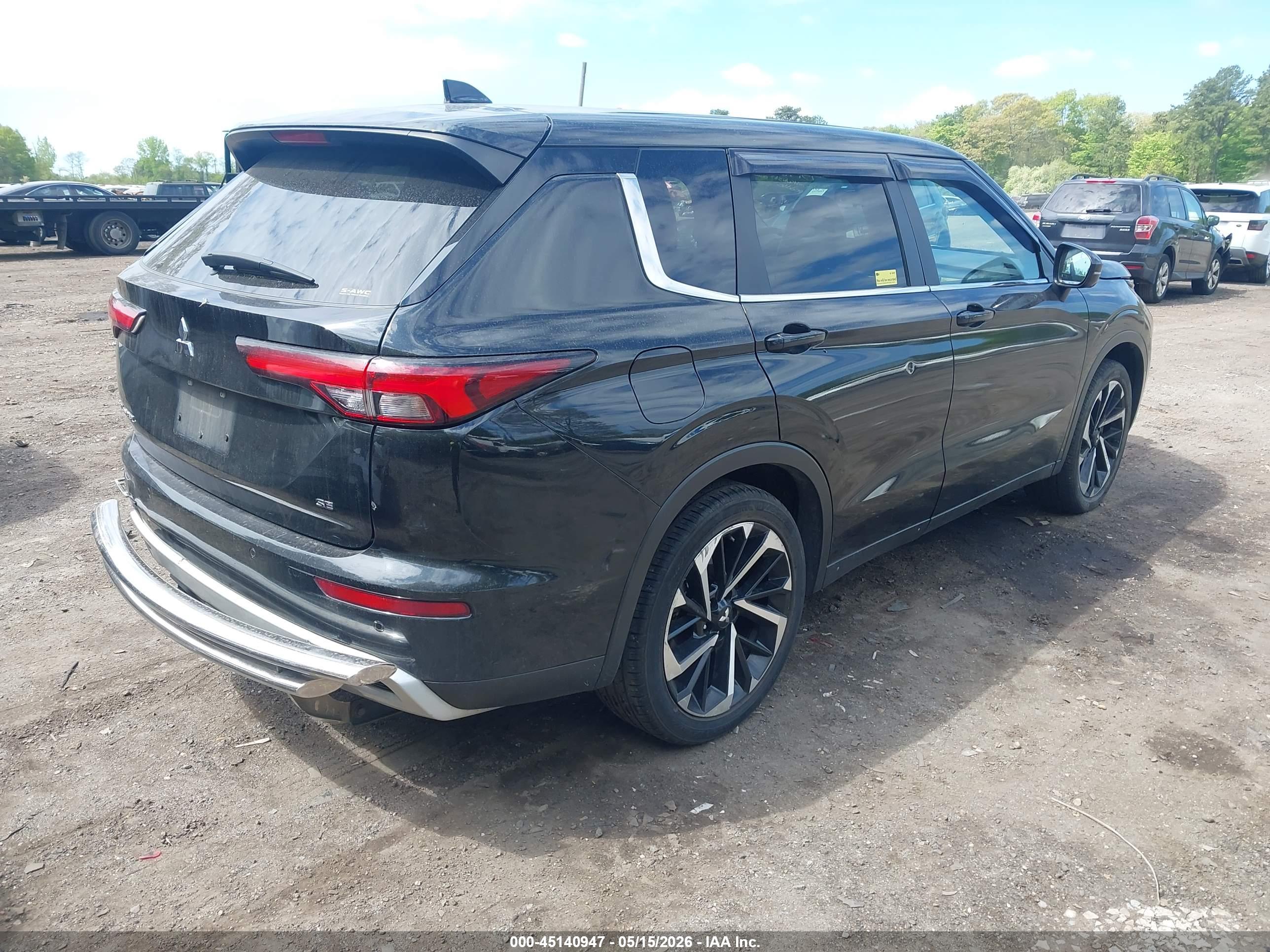 MITSUBISHI OUTLANDER image 4