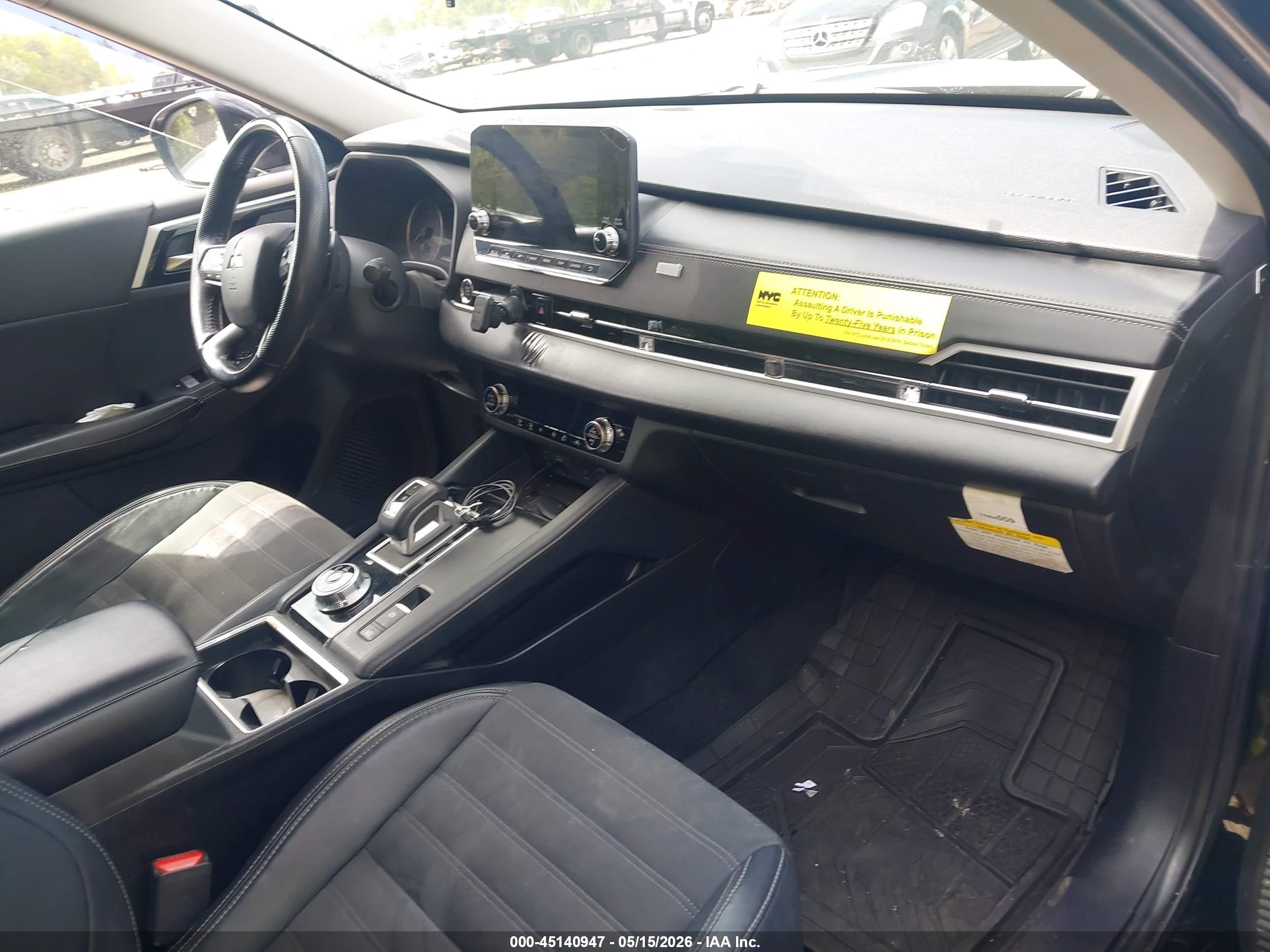 MITSUBISHI OUTLANDER image 5