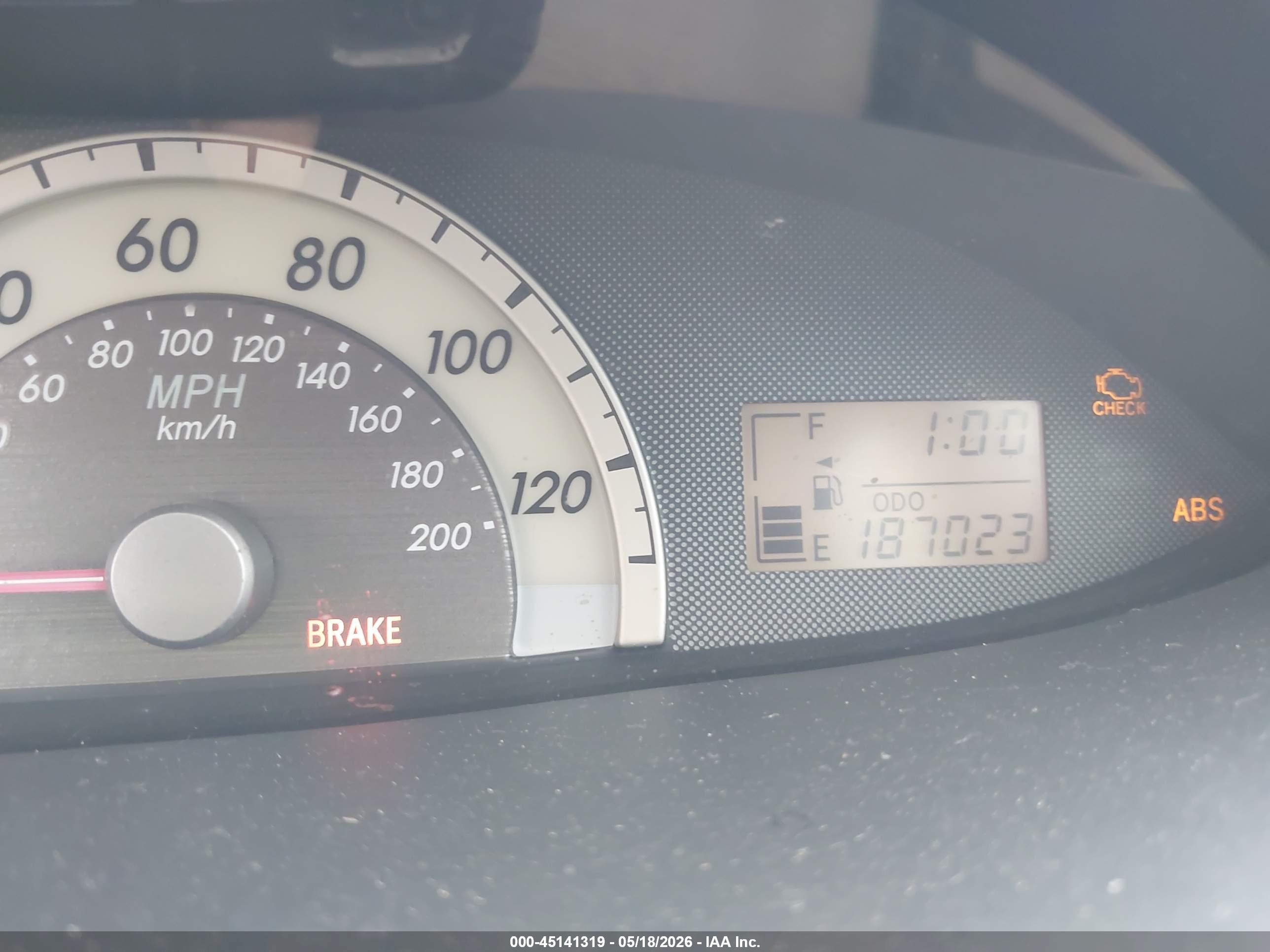 TOYOTA YARIS image 7