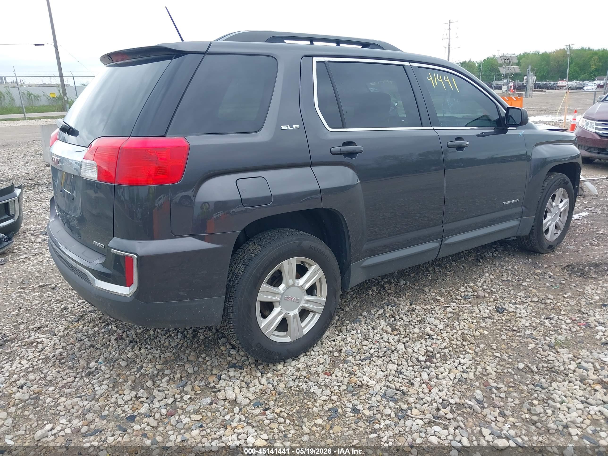 GMC TERRAIN image 4