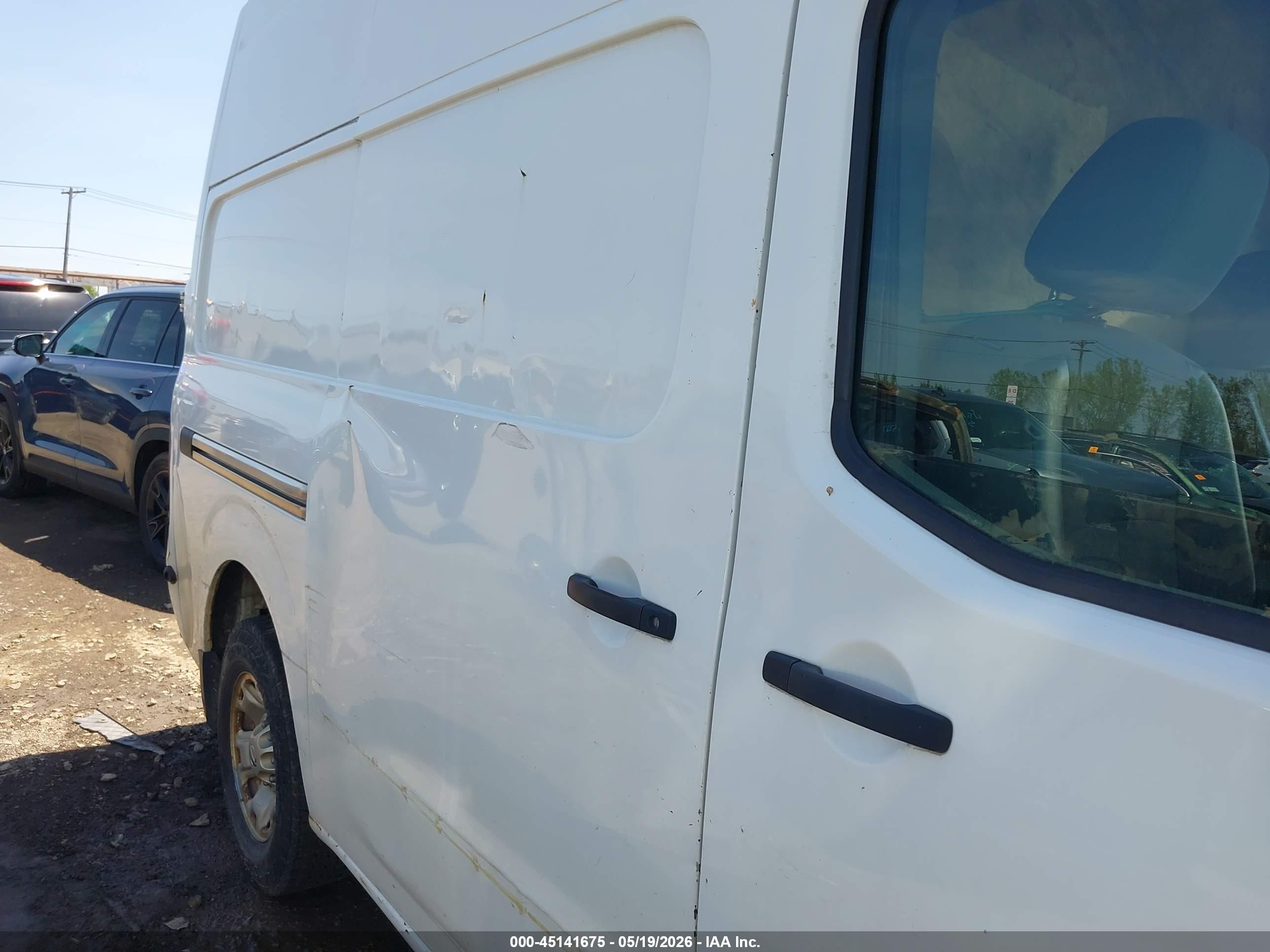 NISSAN NV image 6