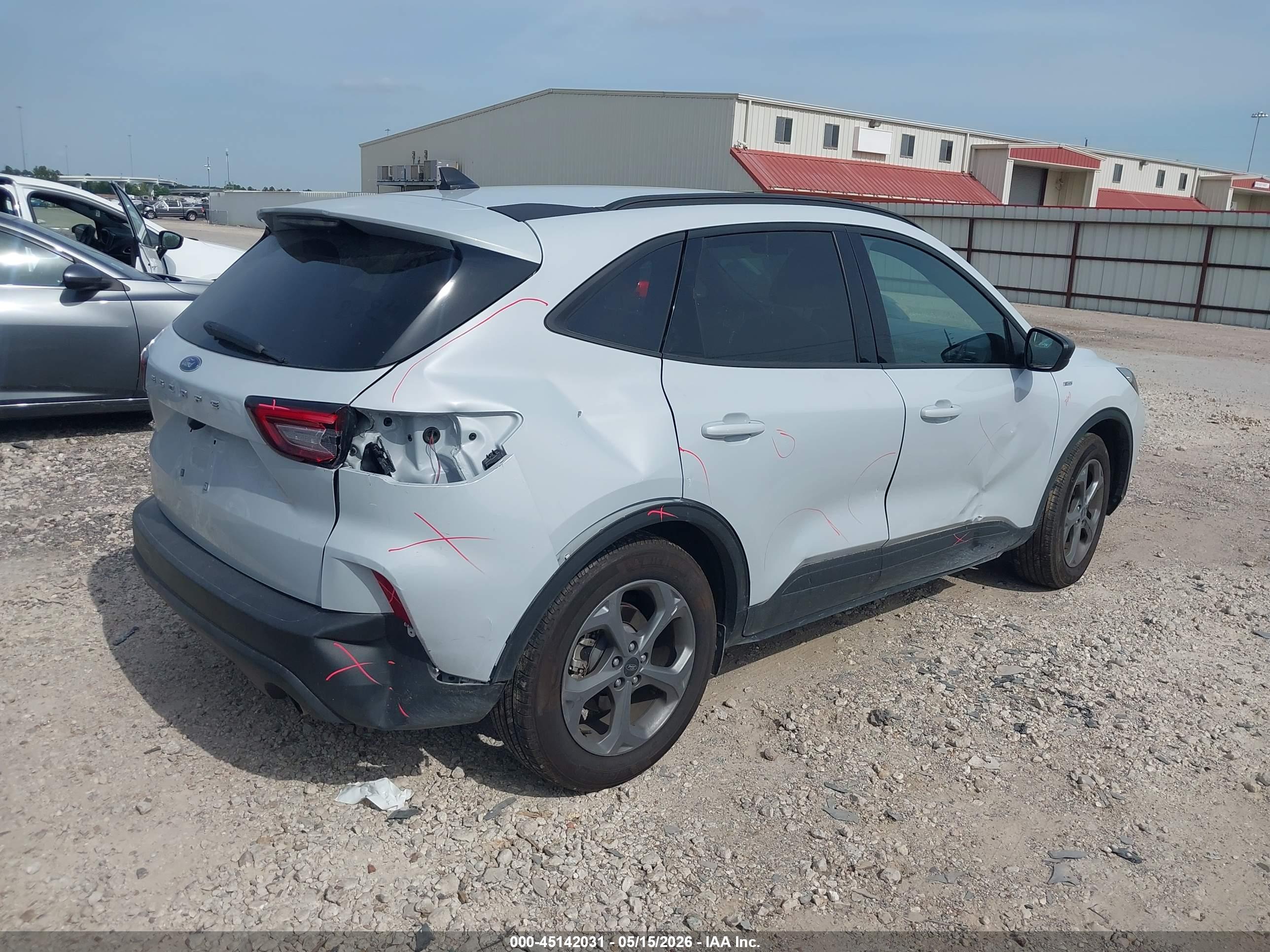 FORD ESCAPE image 4