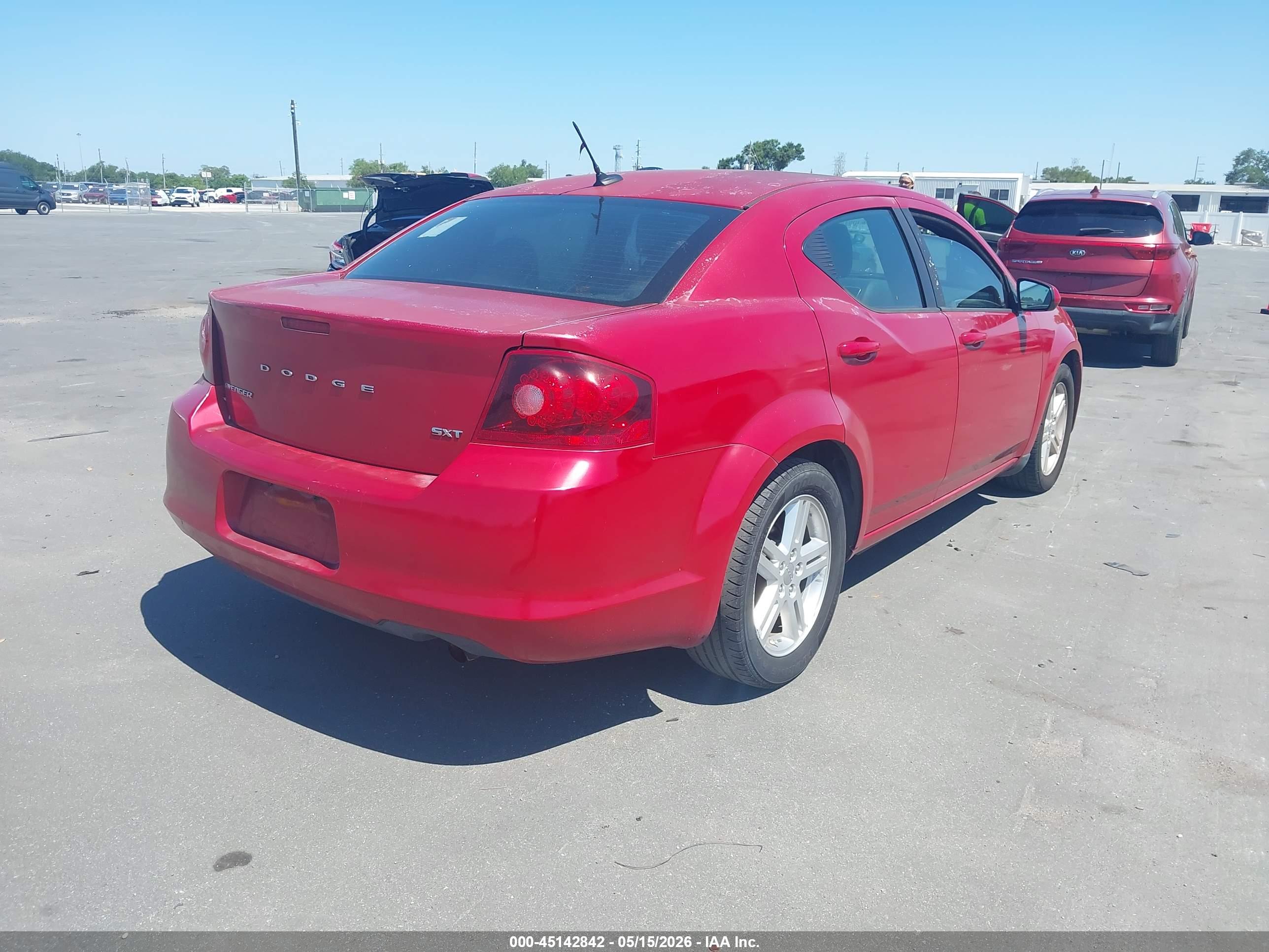DODGE AVENGER image 4