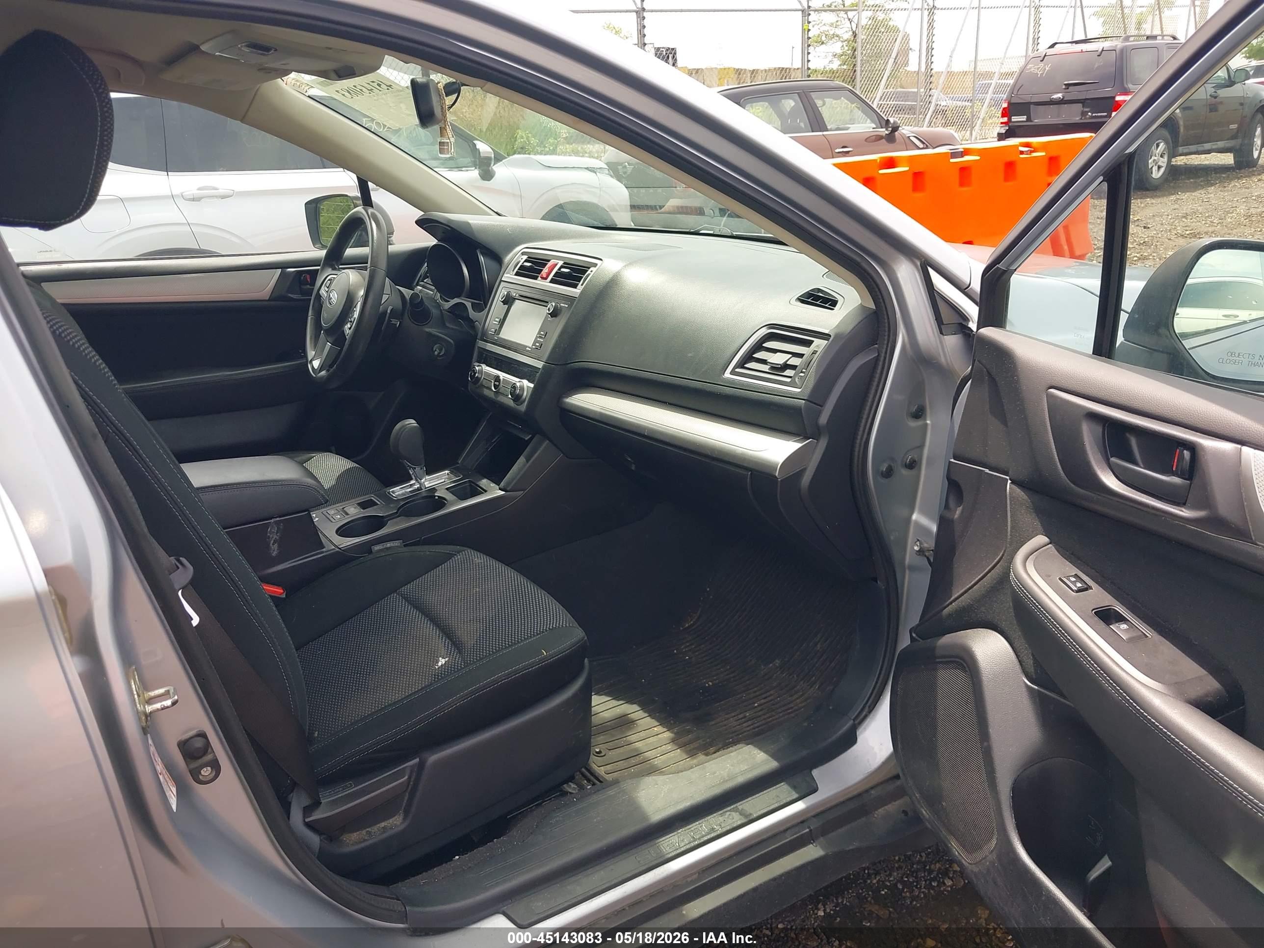 SUBARU OUTBACK image 5