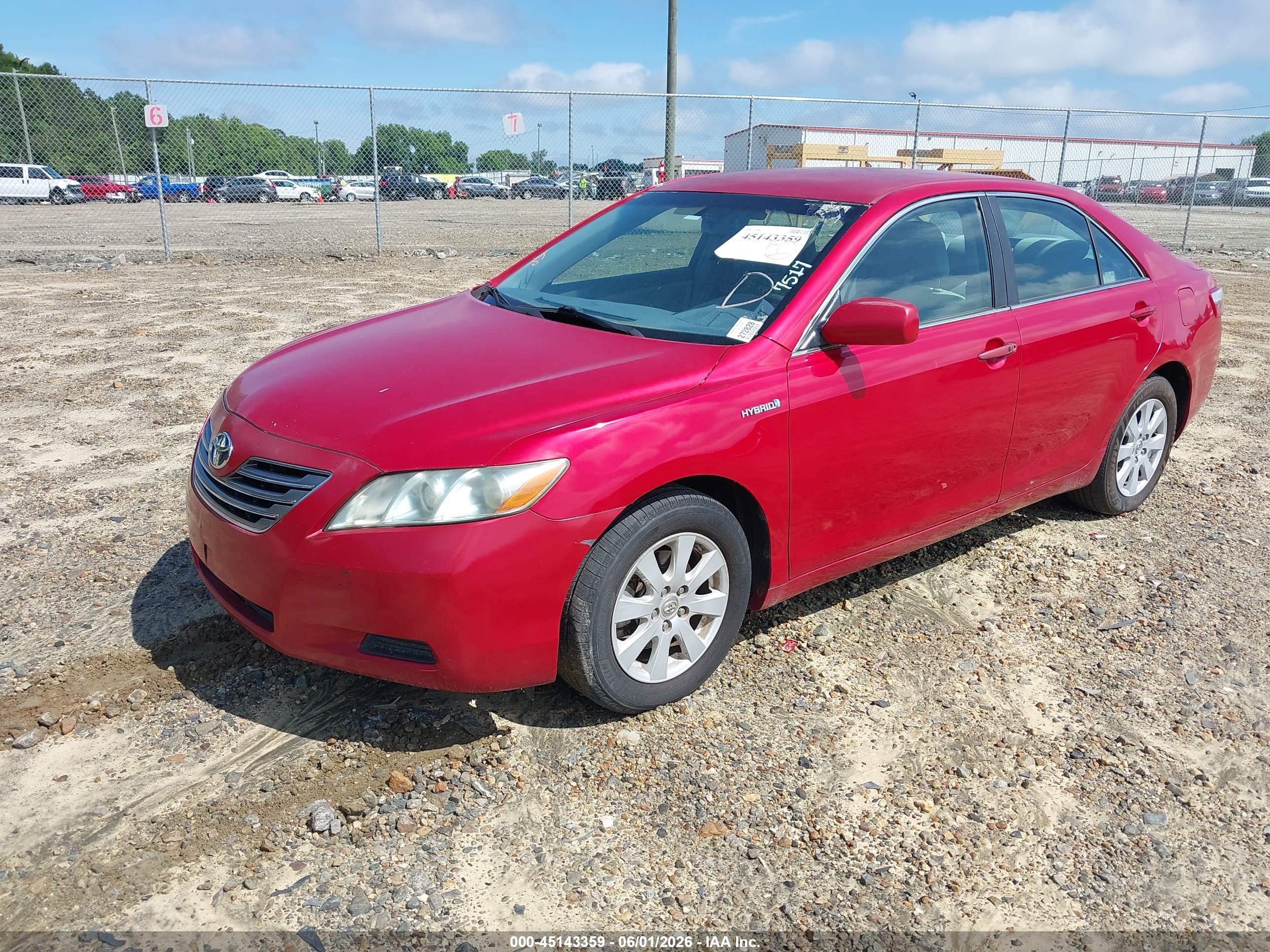 TOYOTA CAMRY image 2