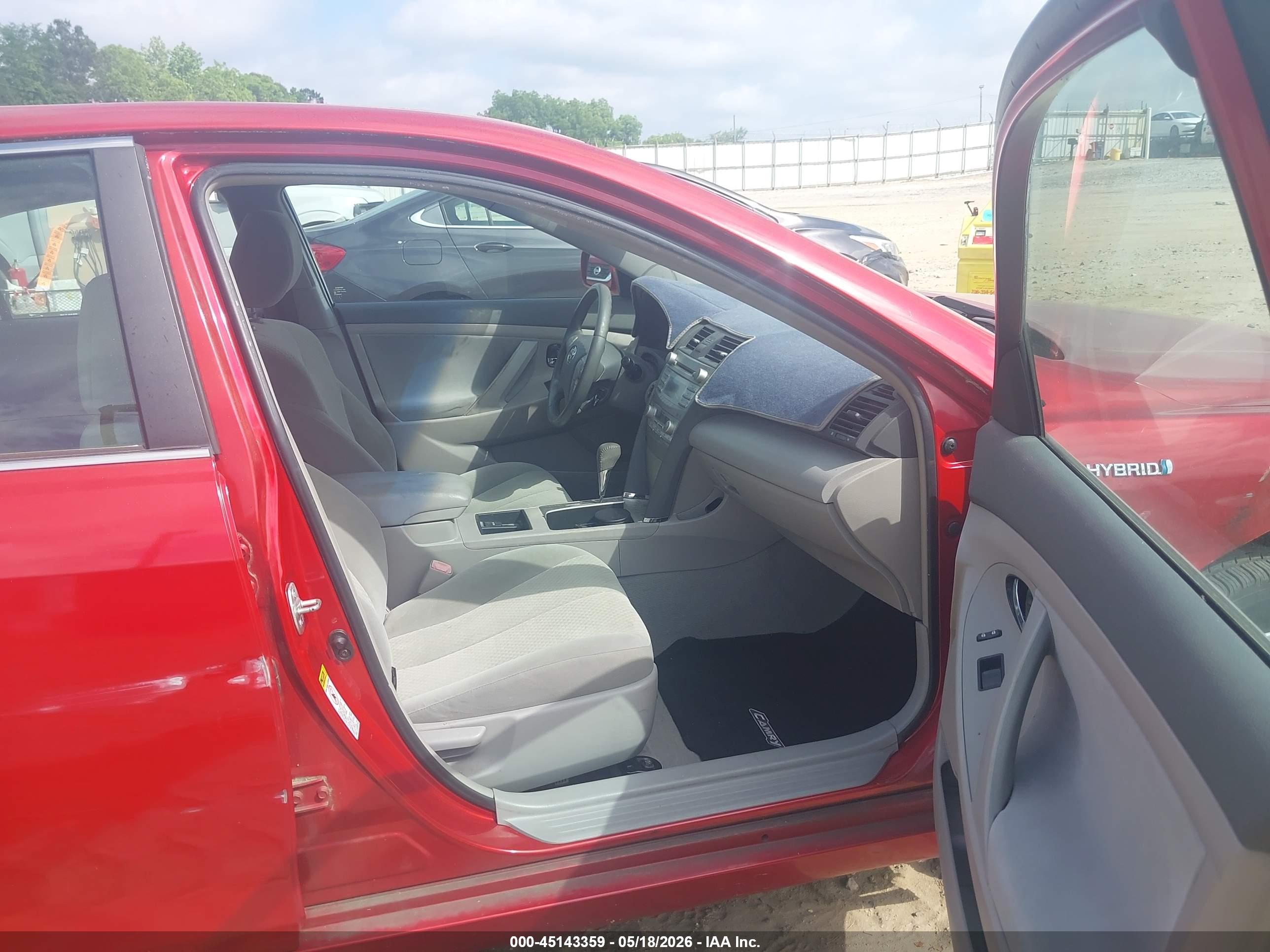 TOYOTA CAMRY image 5