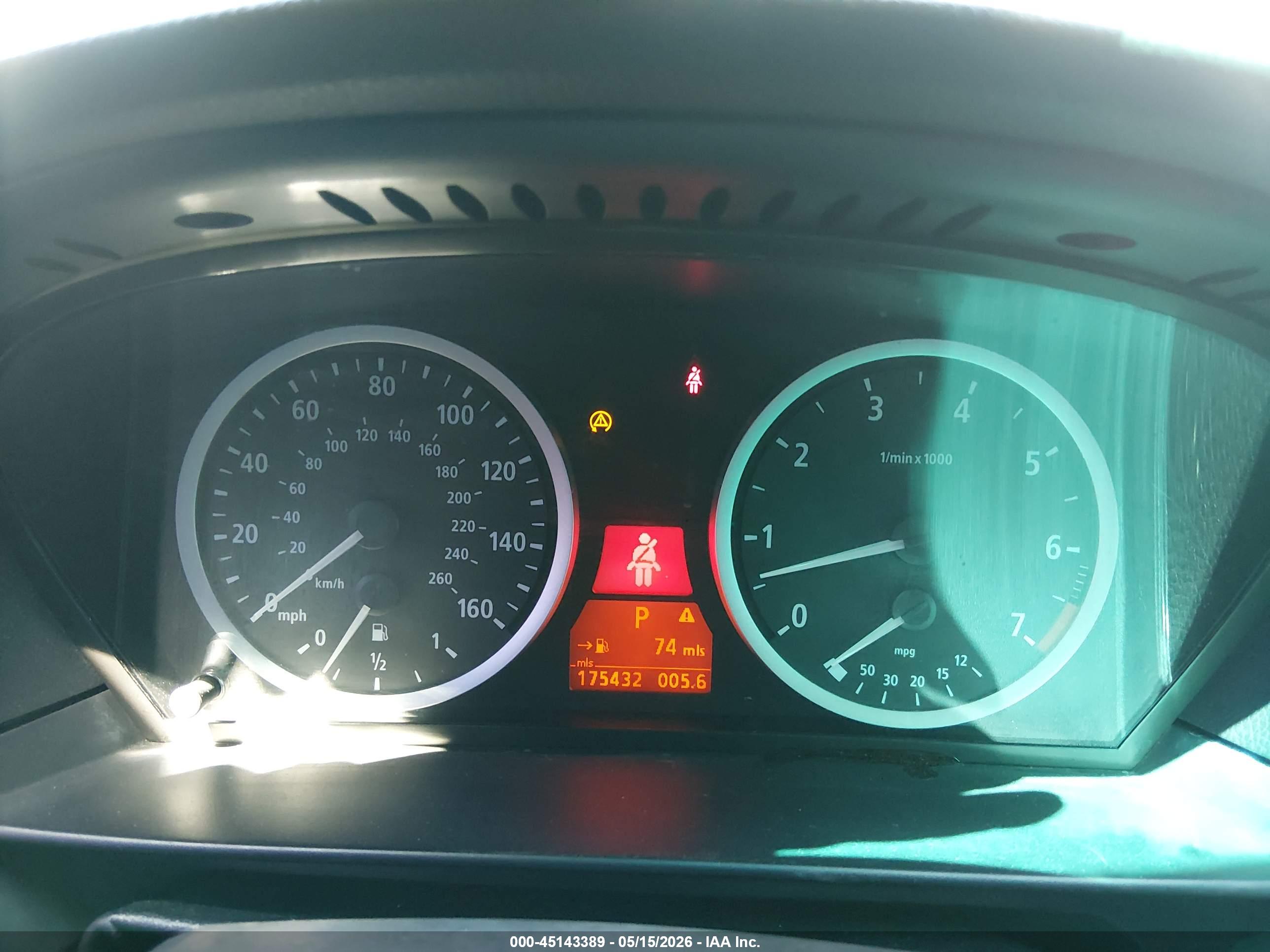 BMW 525I image 7
