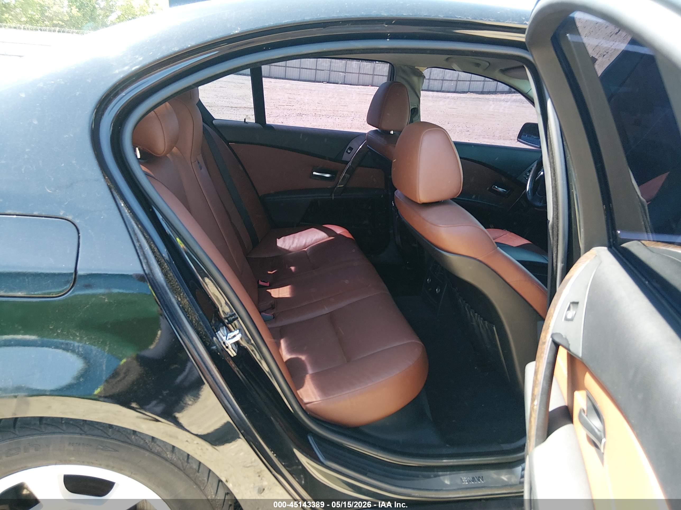 BMW 525I image 8