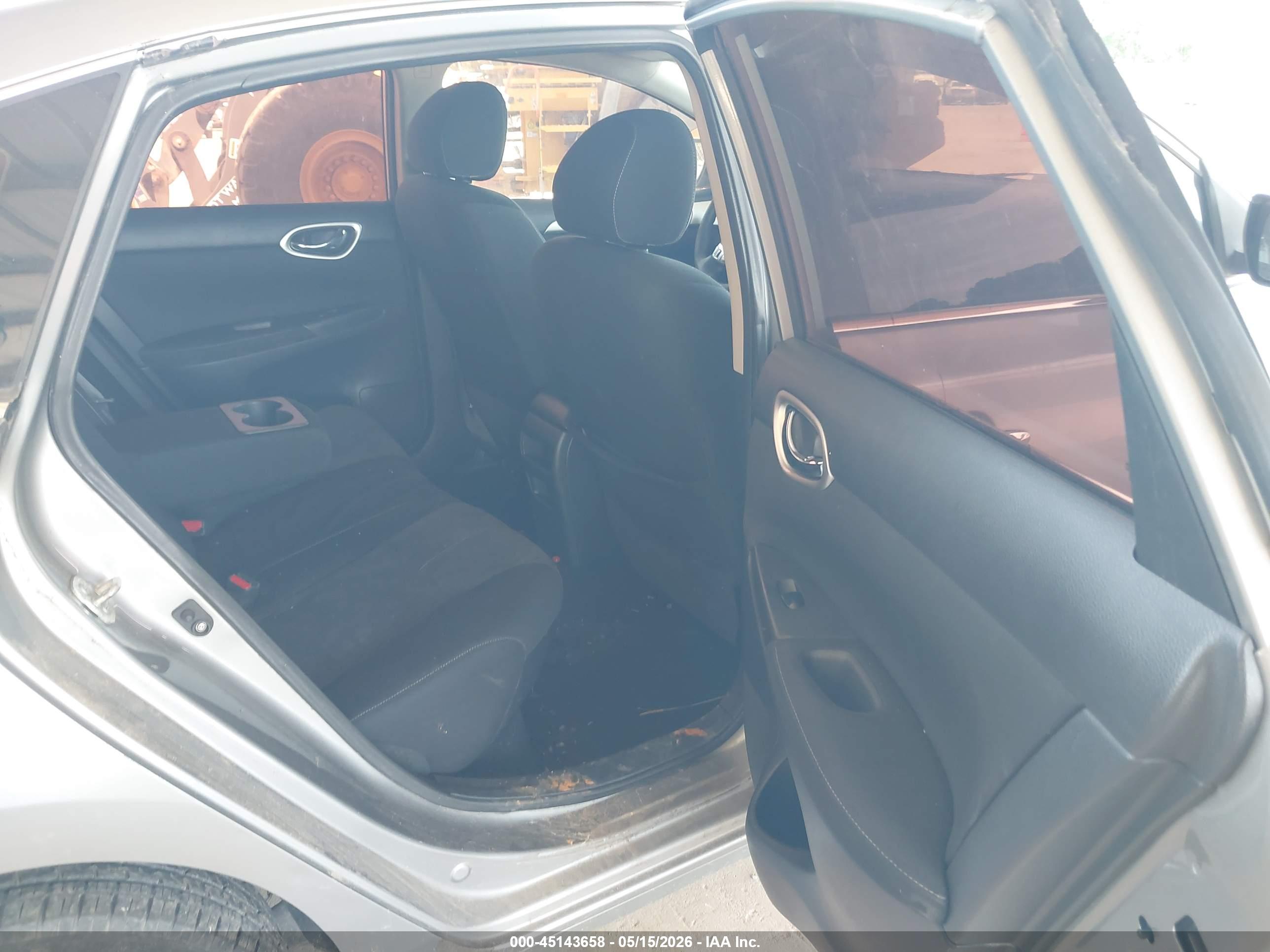 NISSAN SENTRA image 8