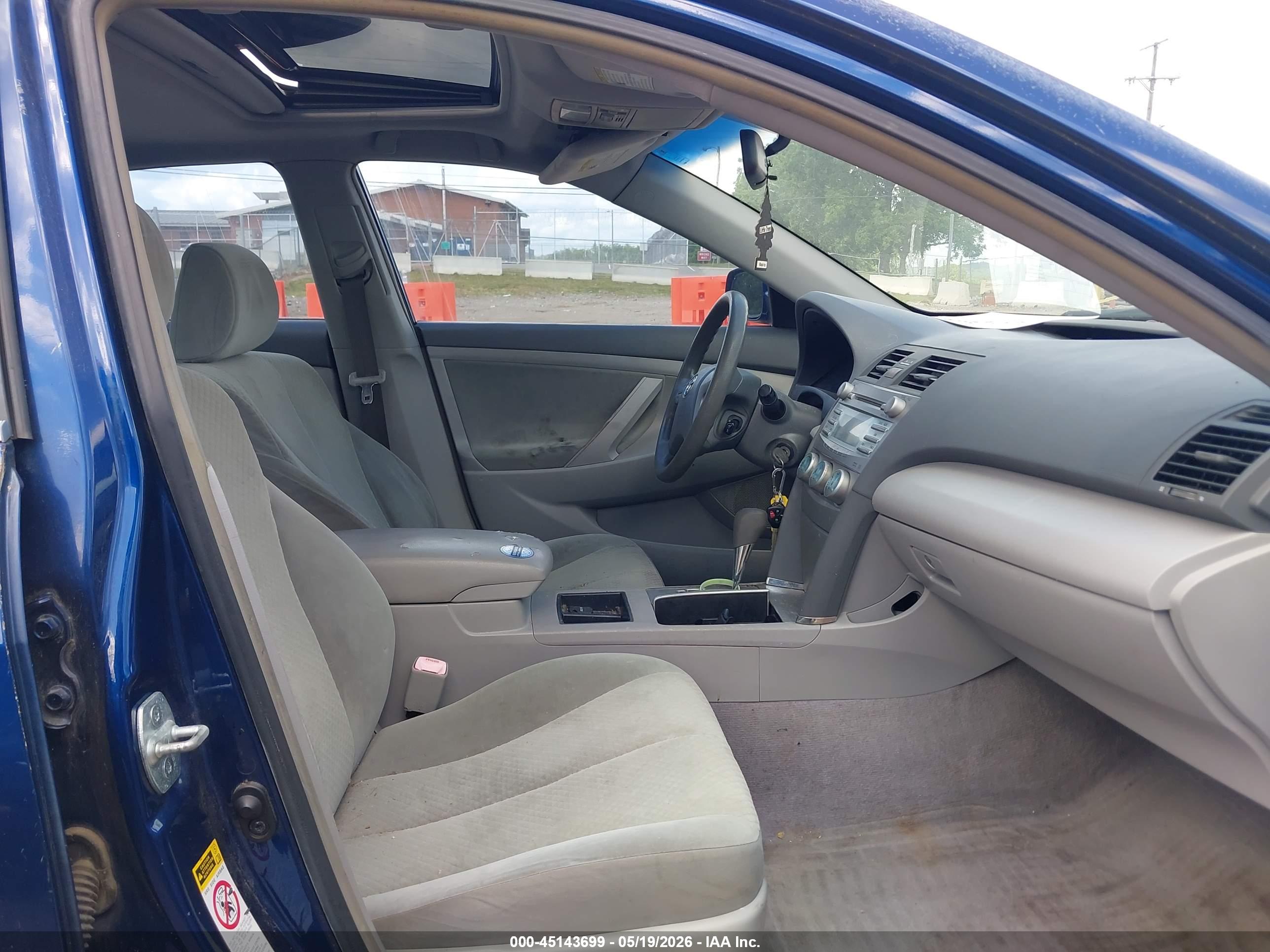 TOYOTA CAMRY image 5