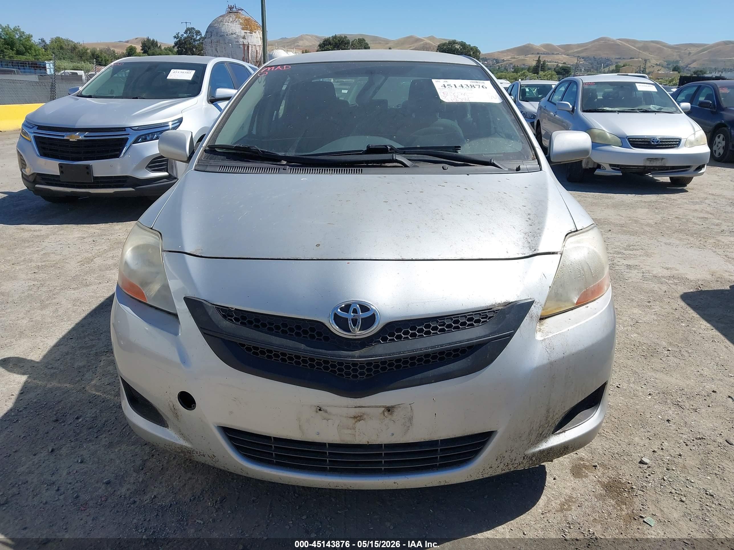 TOYOTA YARIS image 6