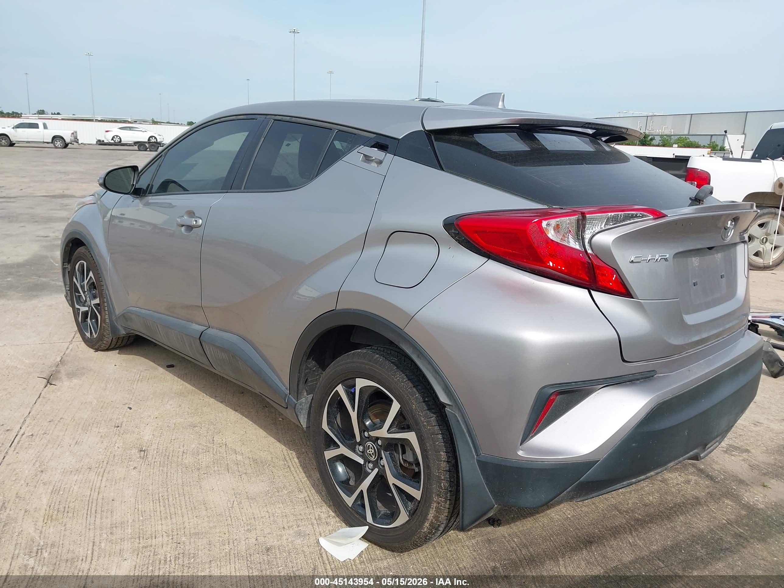 TOYOTA C-HR image 3