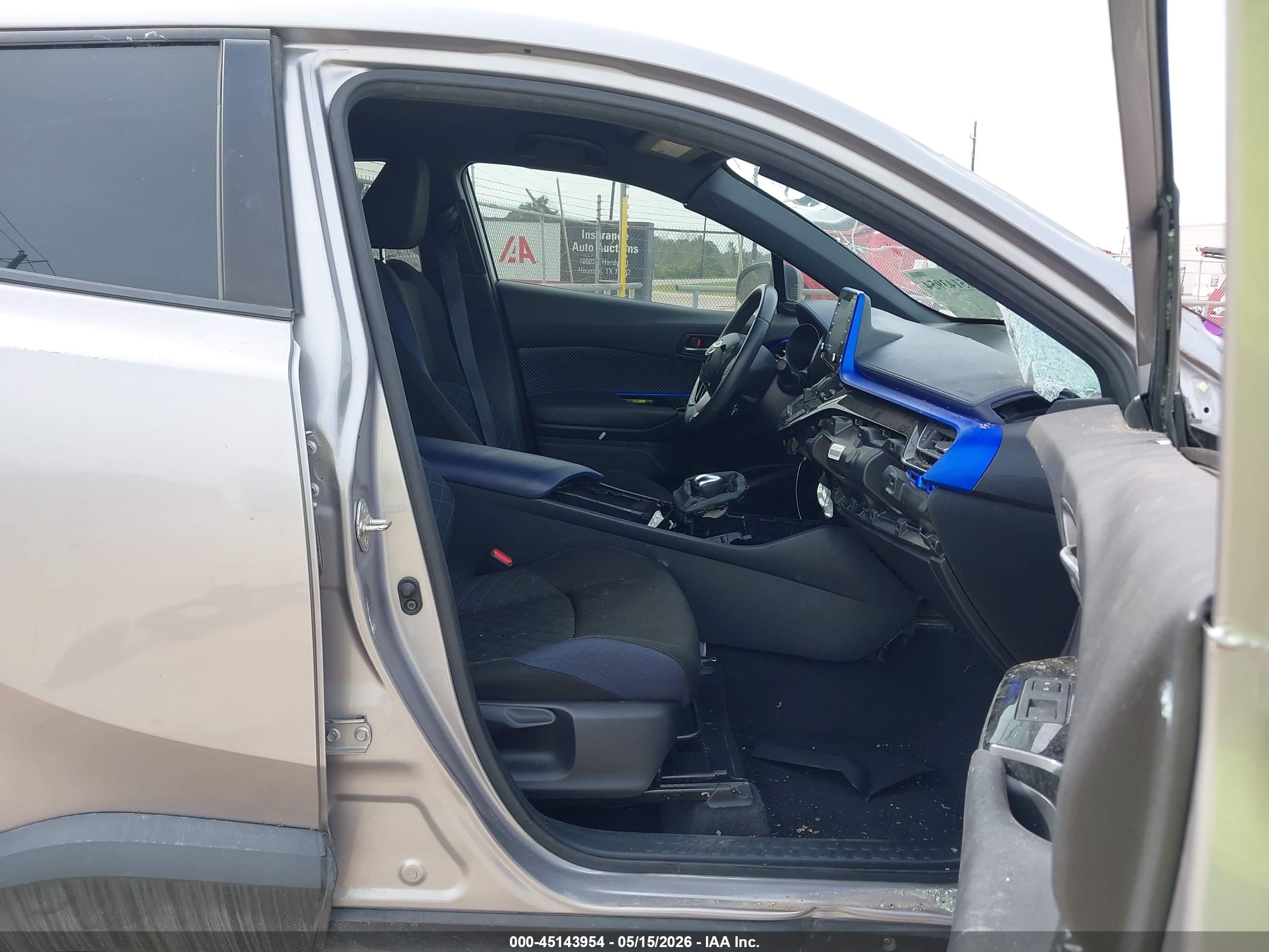 TOYOTA C-HR image 5