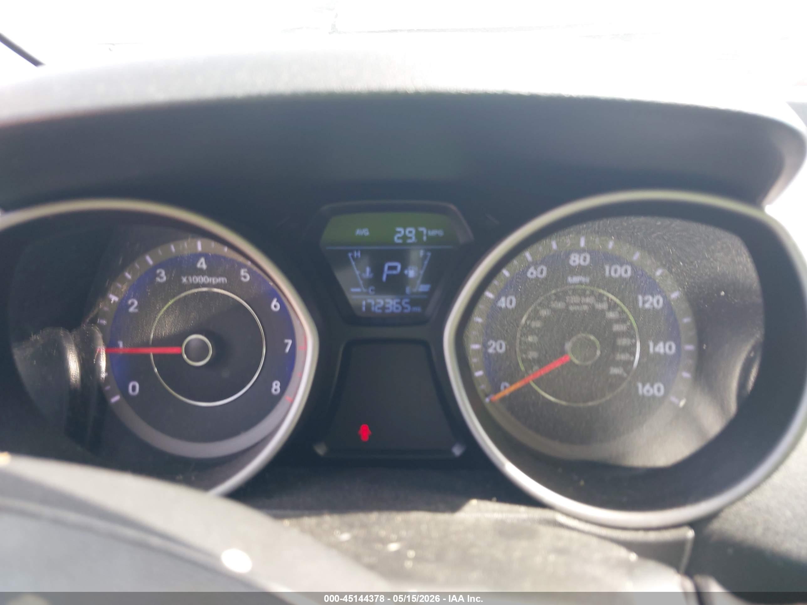 HYUNDAI ELANTRA image 7