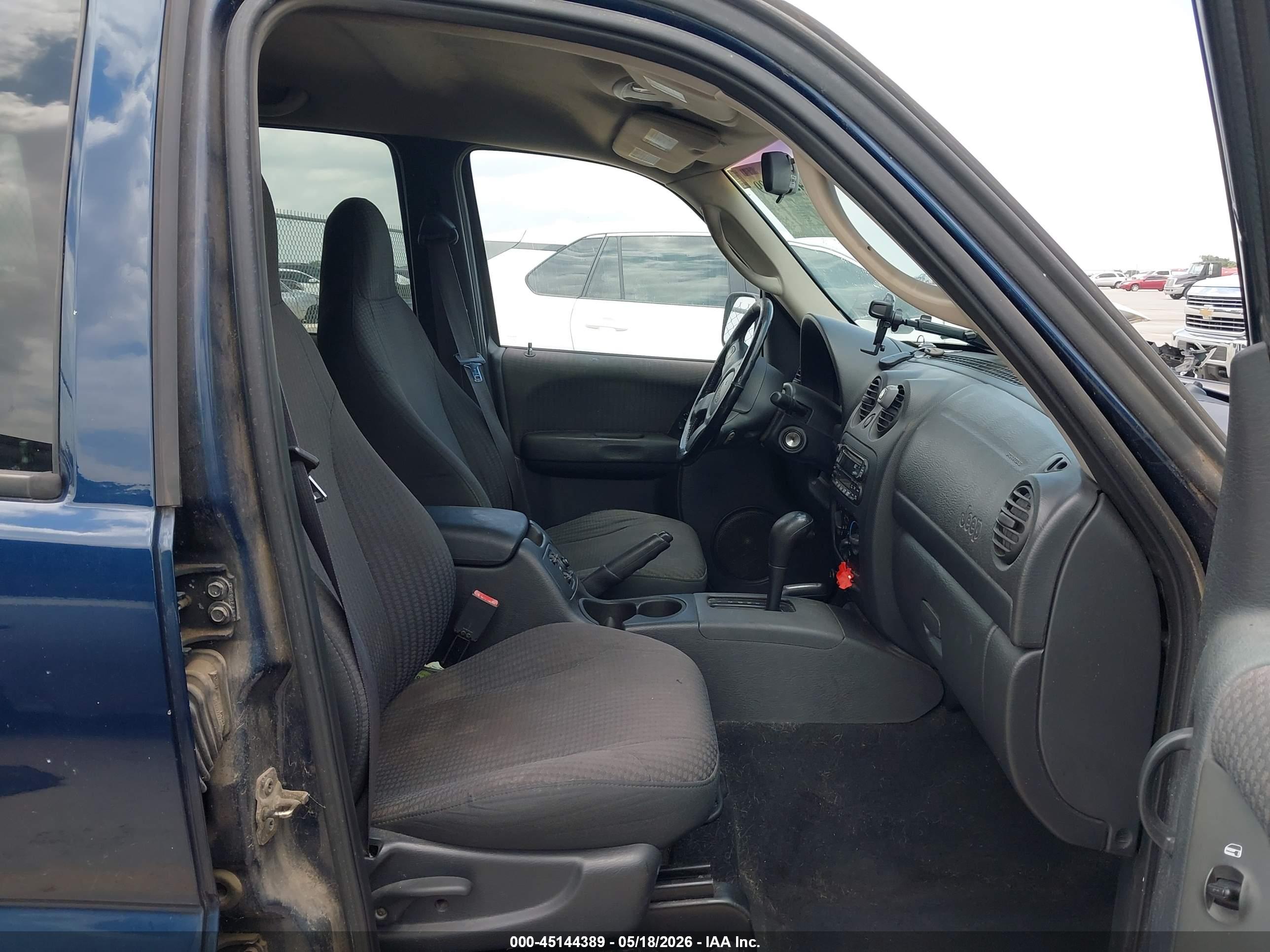 JEEP LIBERTY image 5
