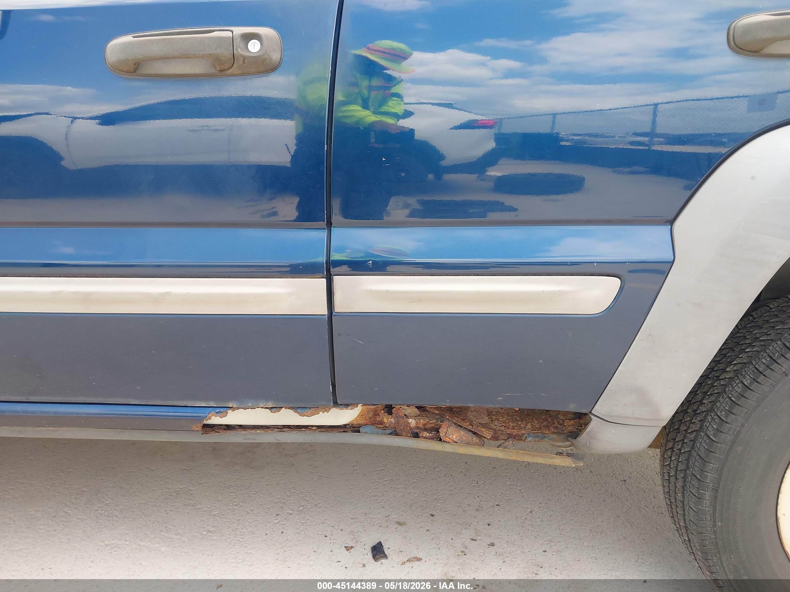 JEEP LIBERTY image 6