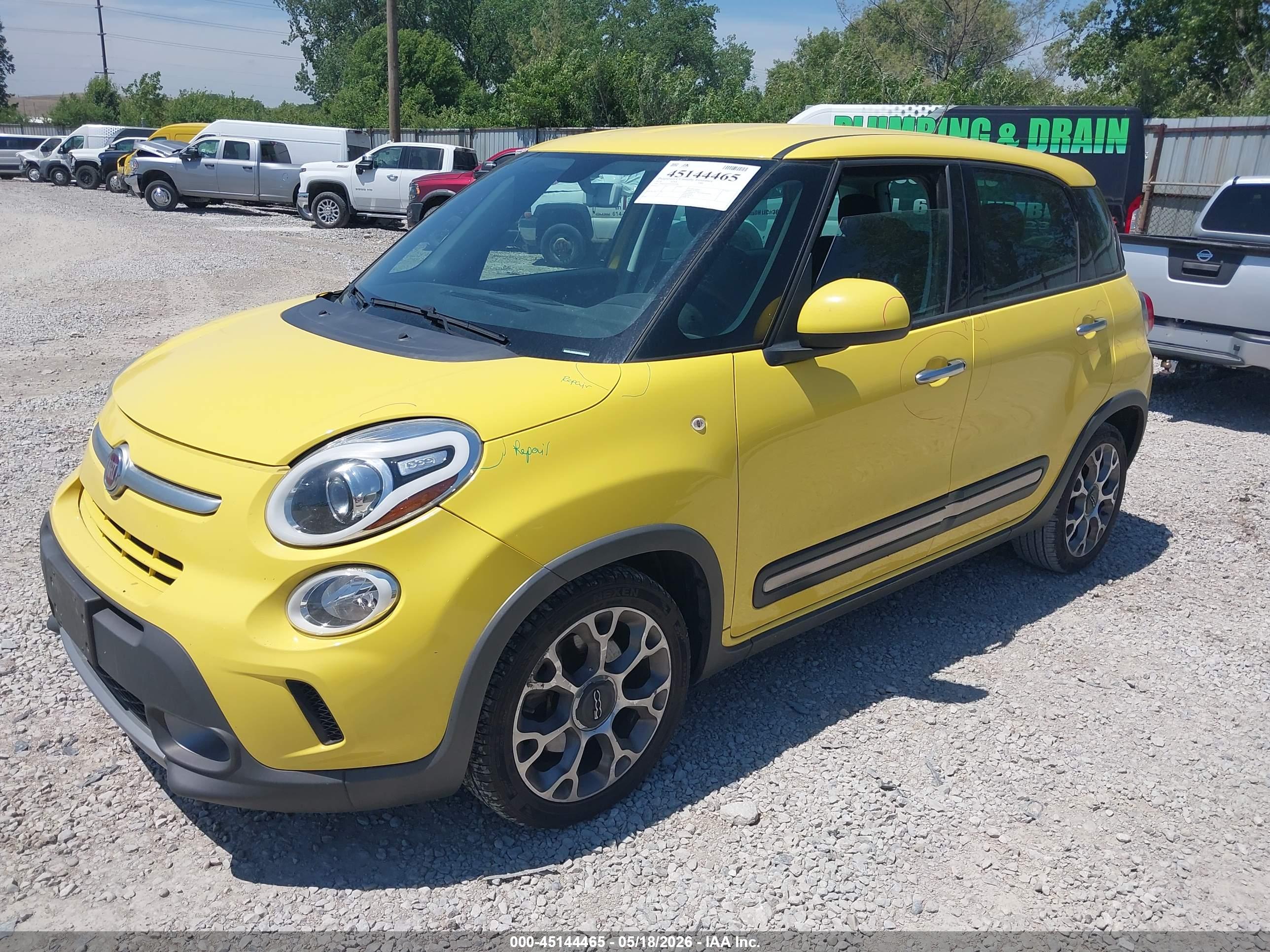 FIAT 500L image 2