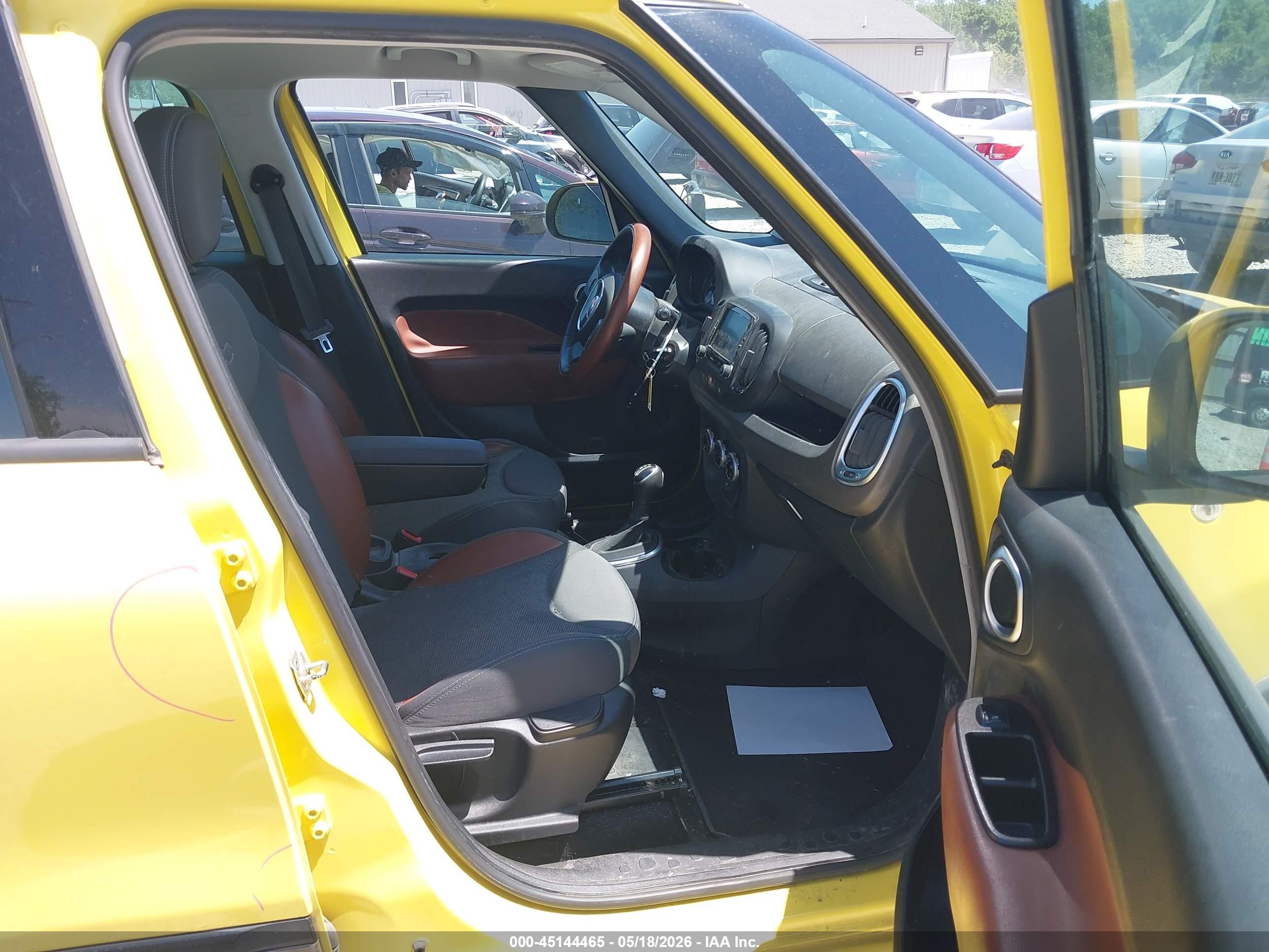 FIAT 500L image 5