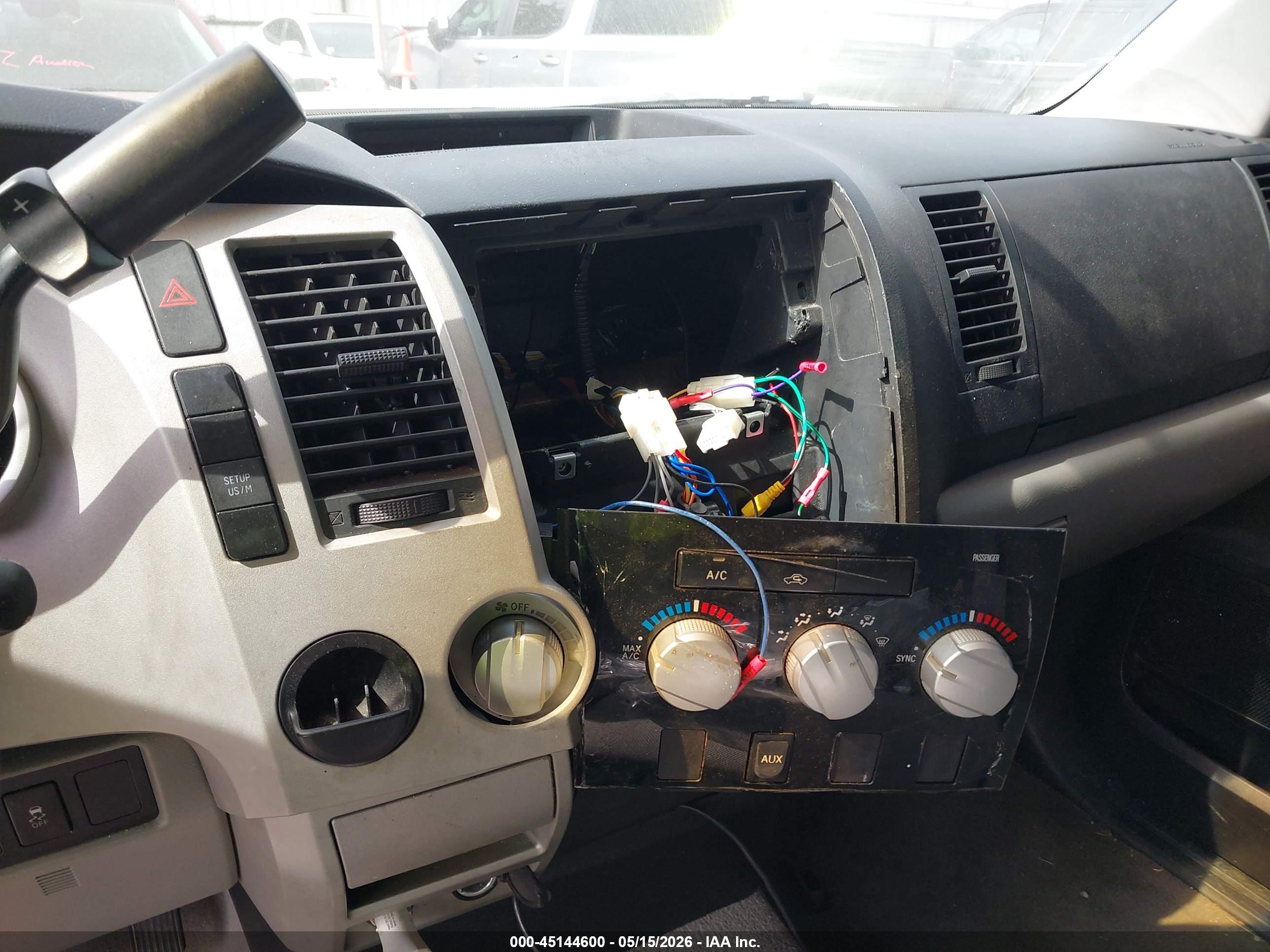 TOYOTA TUNDRA image 6