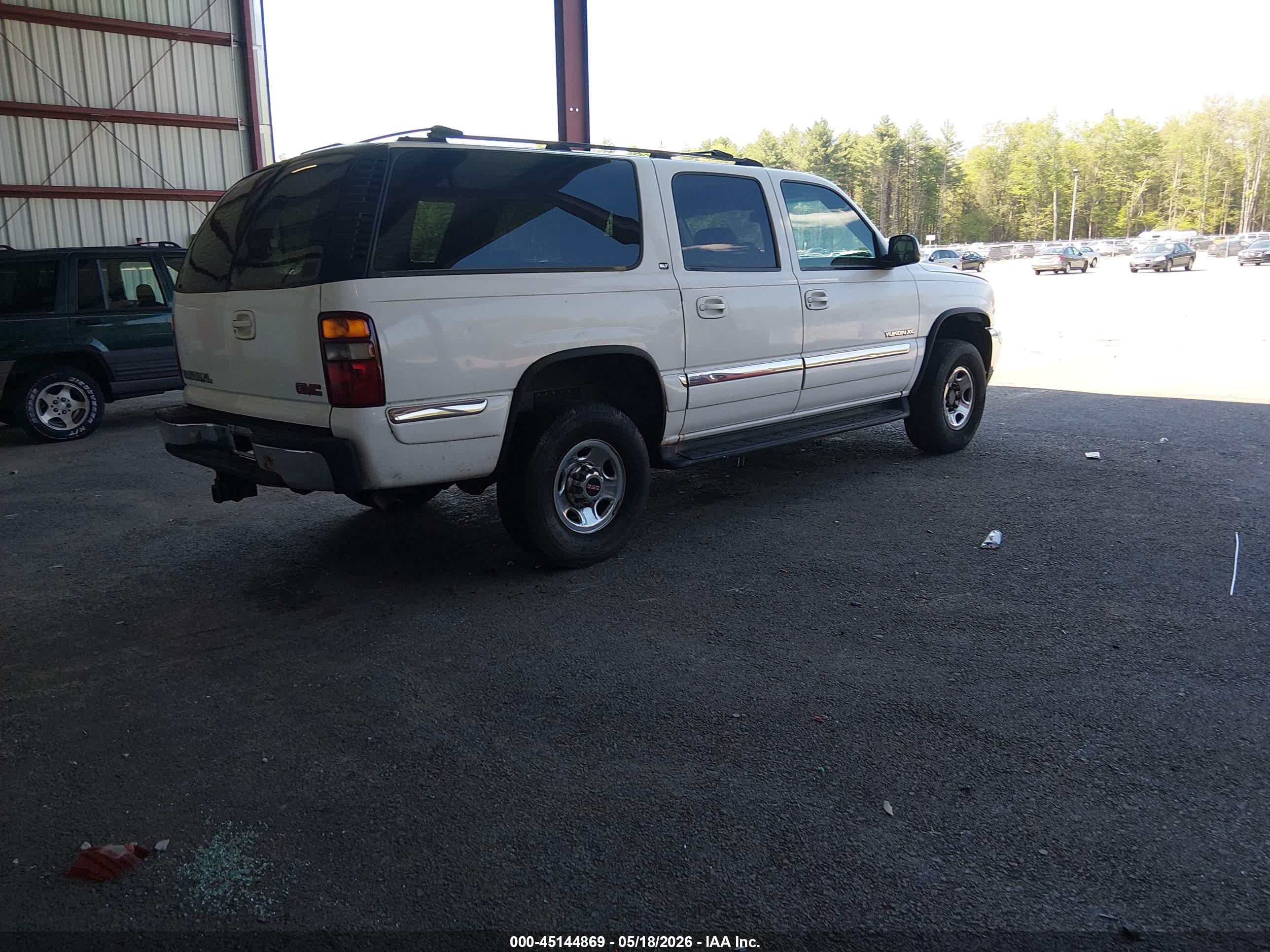 GMC YUKON image 4