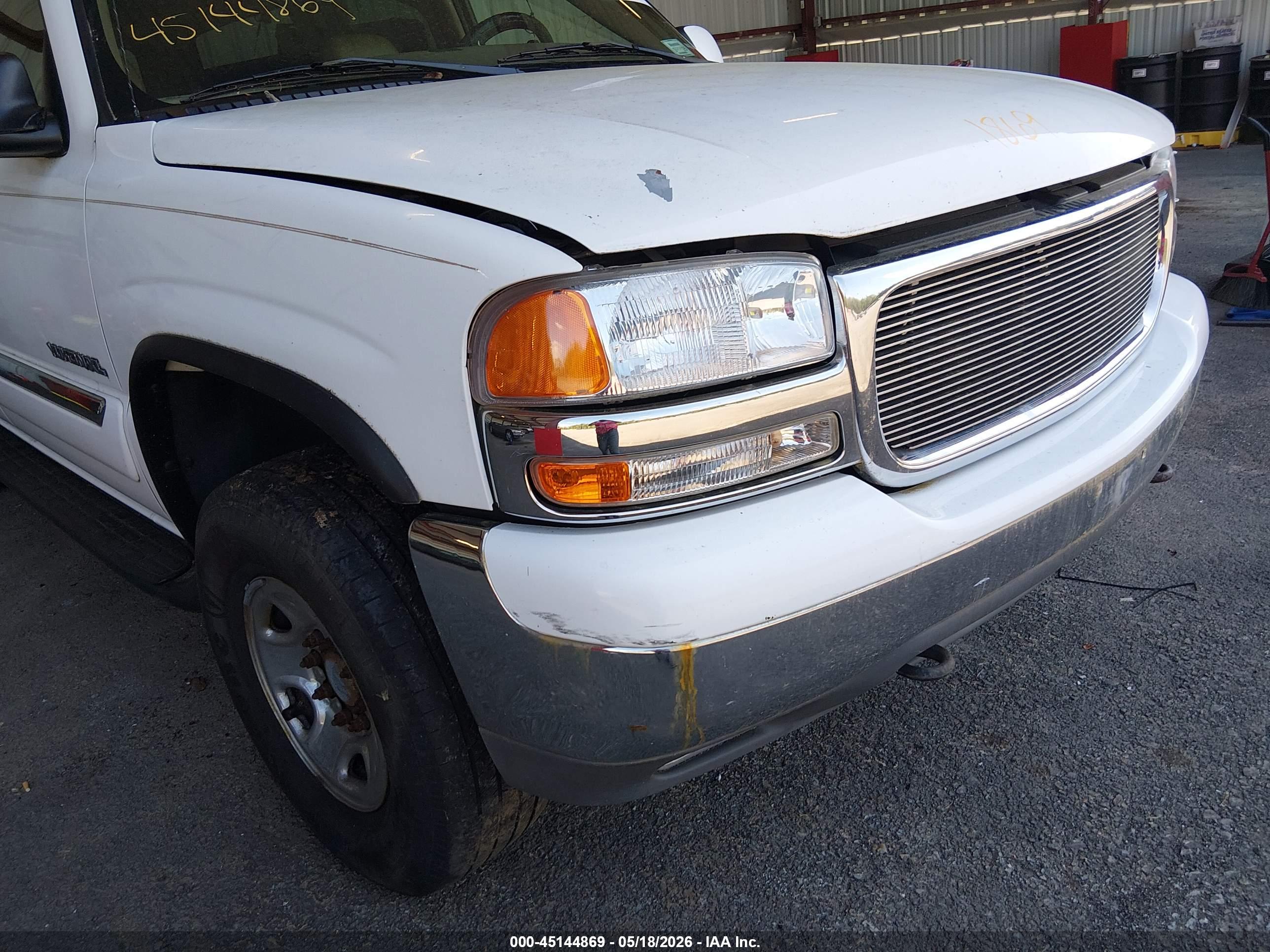 GMC YUKON image 6
