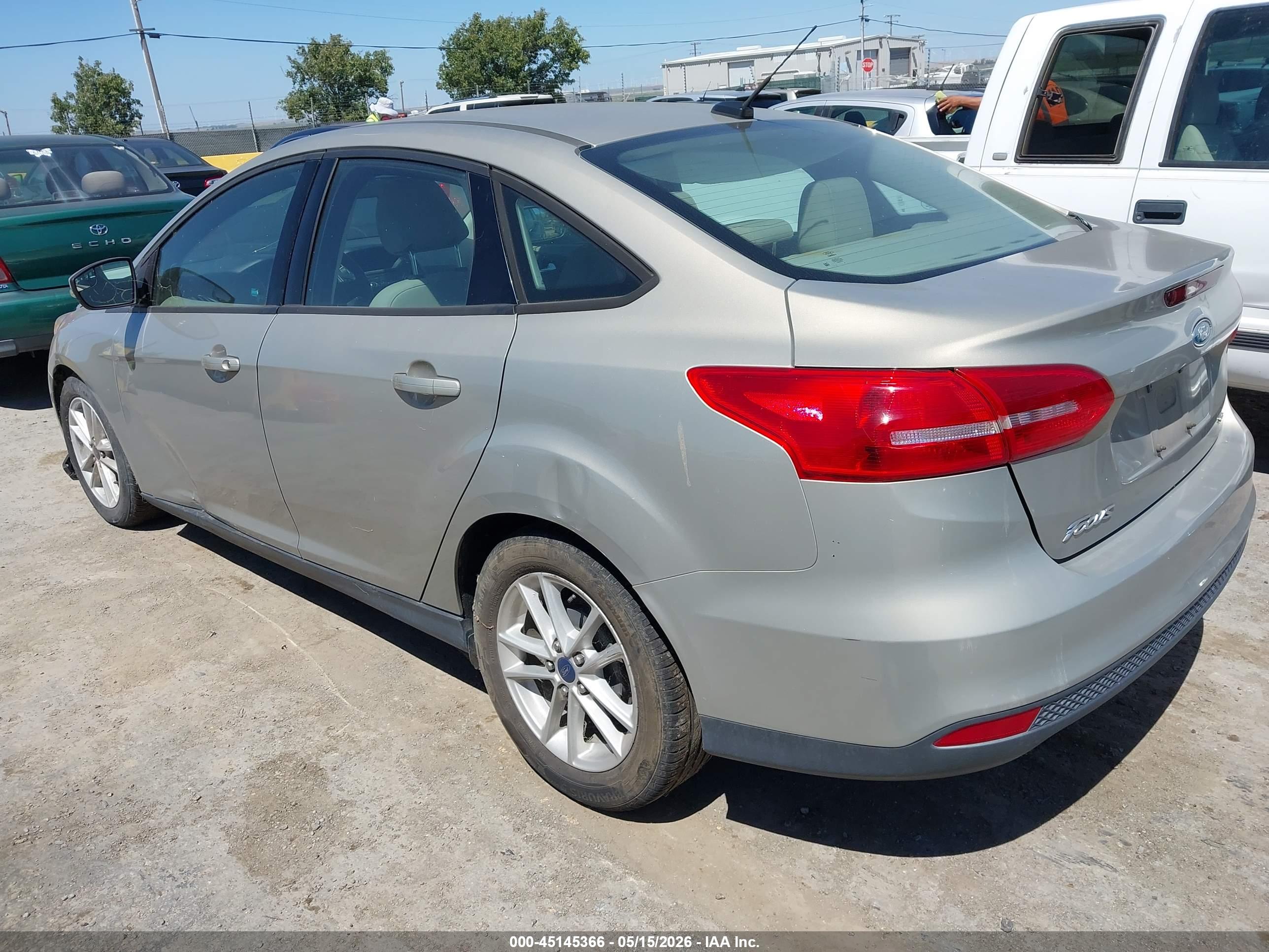 FORD FOCUS image 3