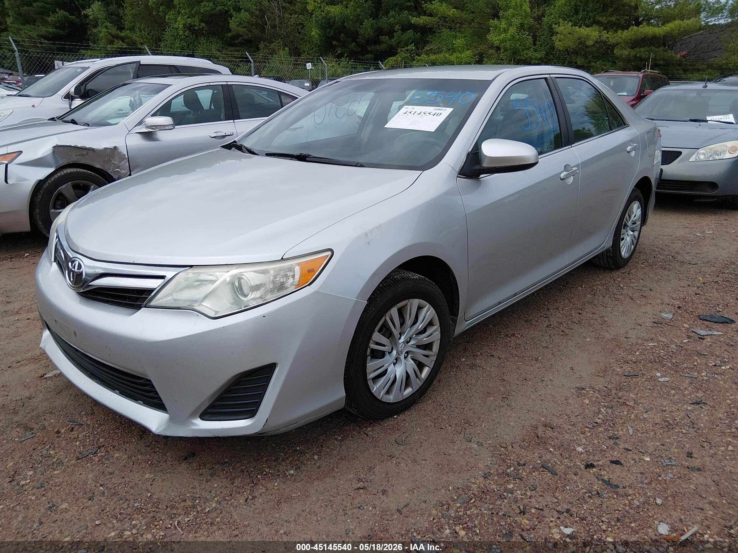 TOYOTA CAMRY image 2