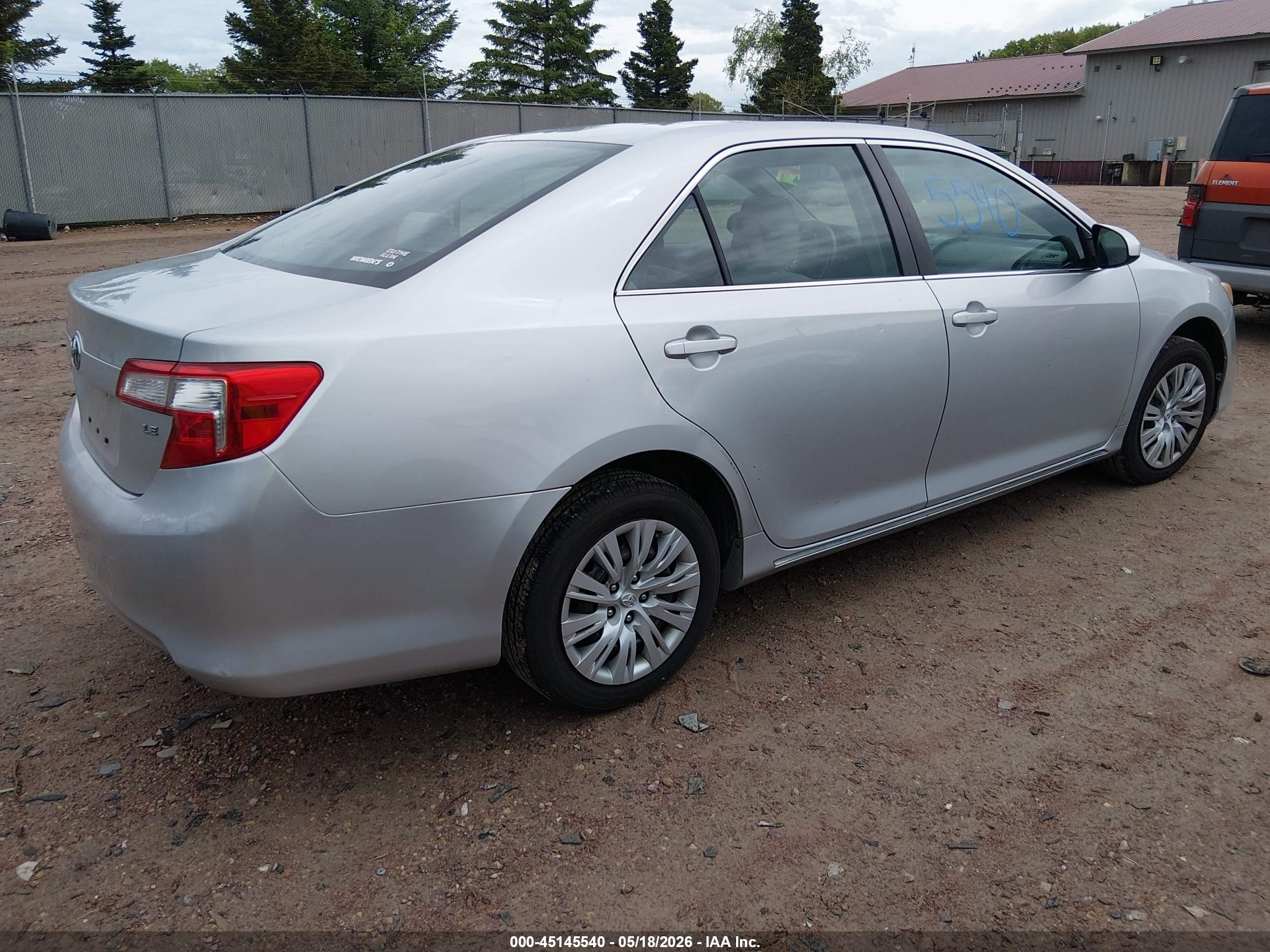 TOYOTA CAMRY image 4