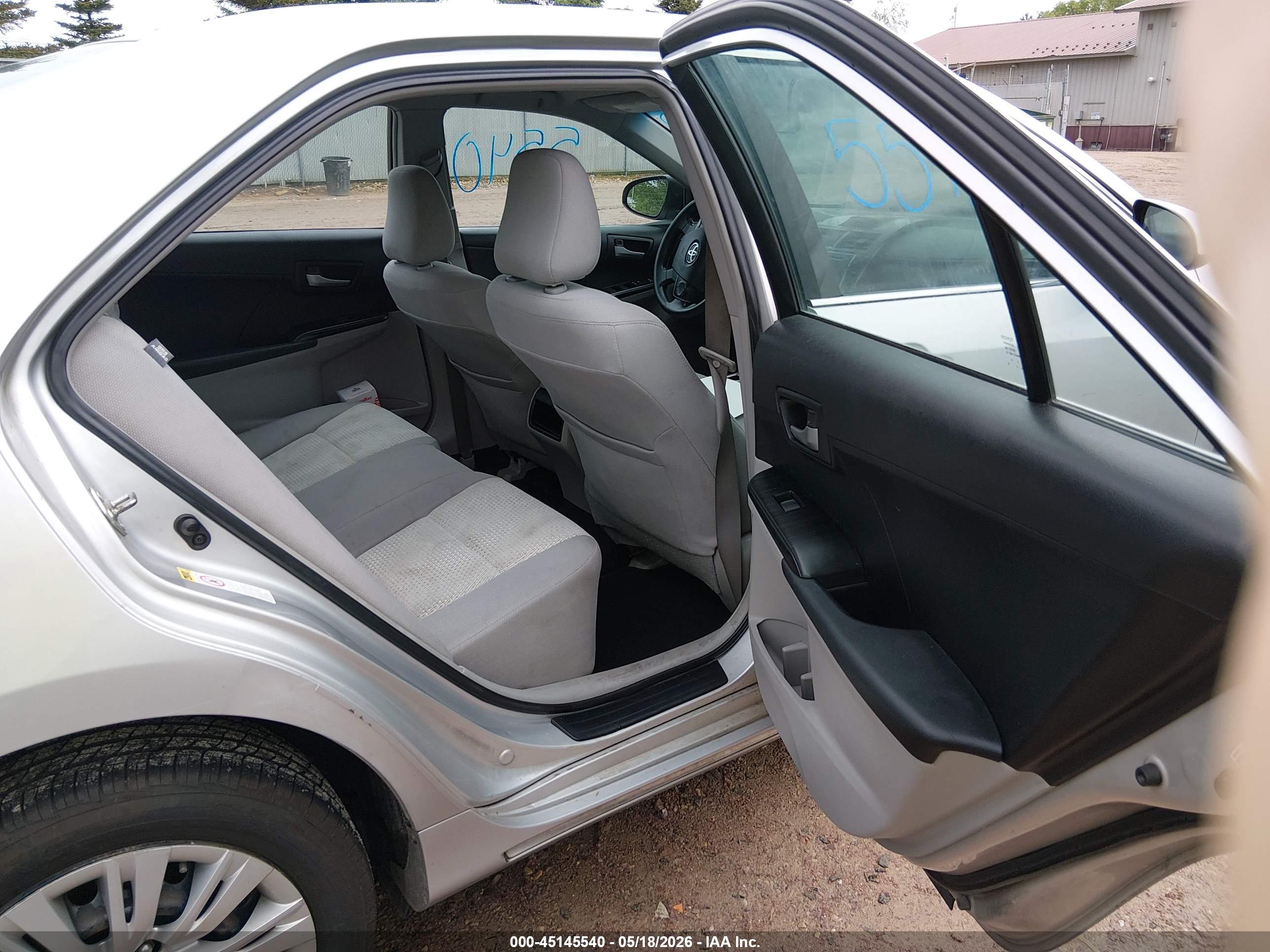 TOYOTA CAMRY image 8