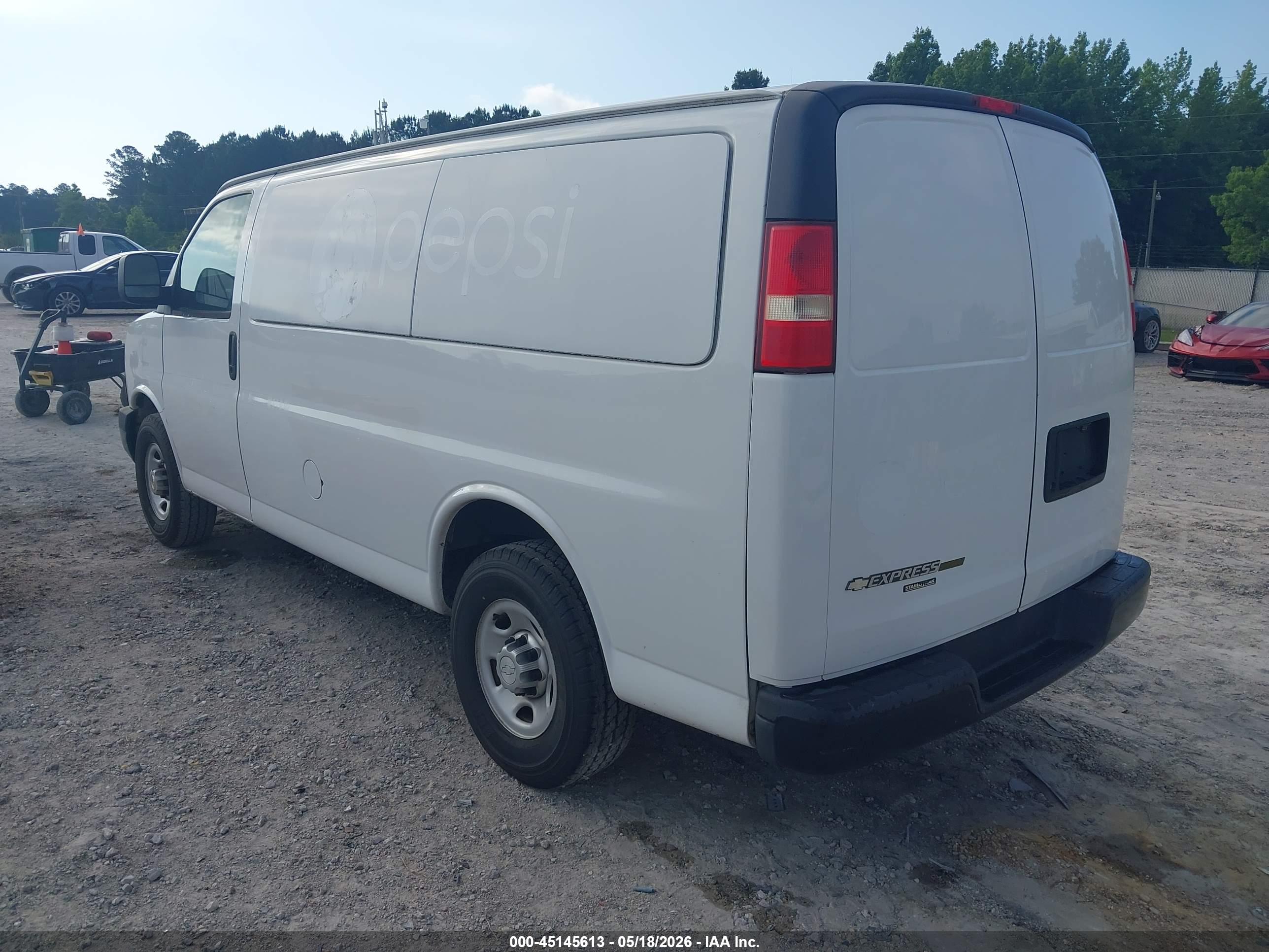 CHEVROLET EXPRESS image 3