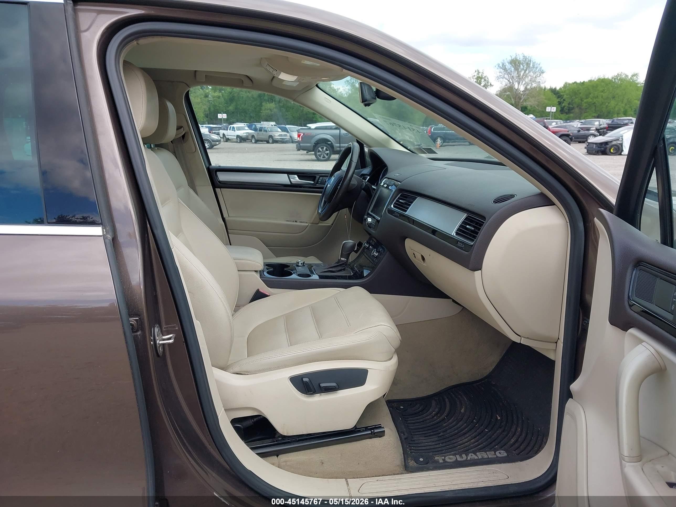 VOLKSWAGEN TOUAREG image 5
