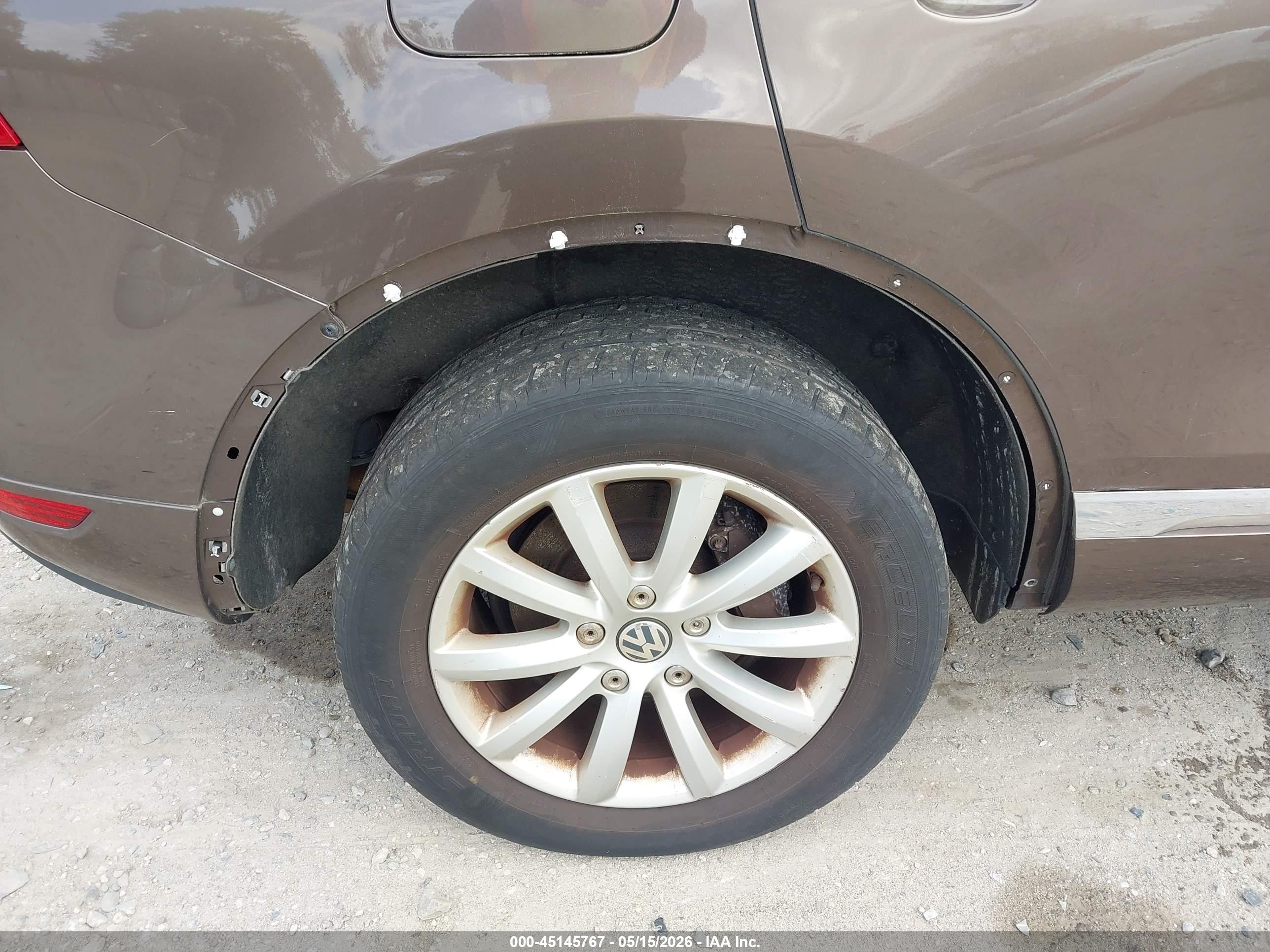 VOLKSWAGEN TOUAREG image 6
