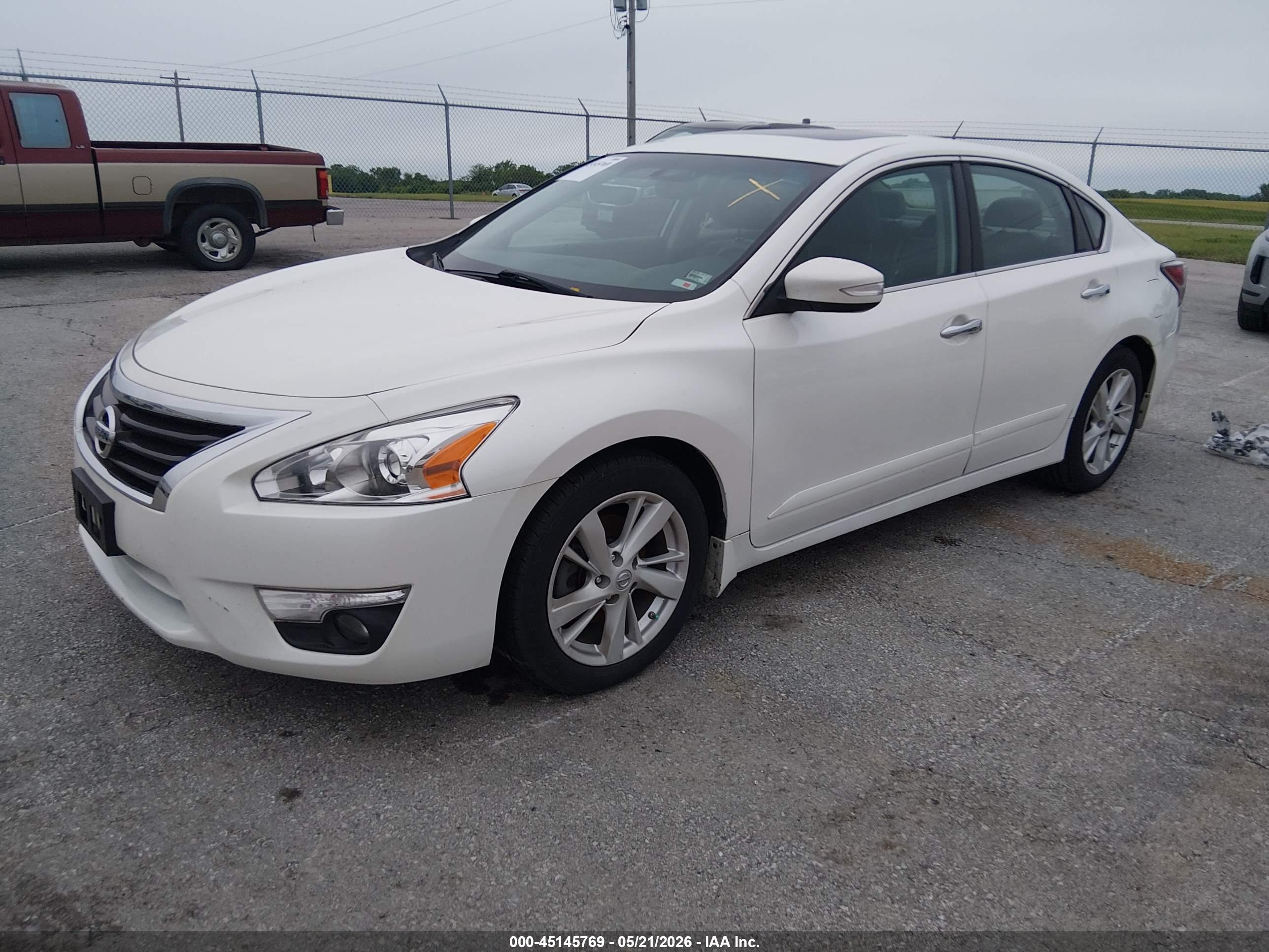 NISSAN ALTIMA image 2
