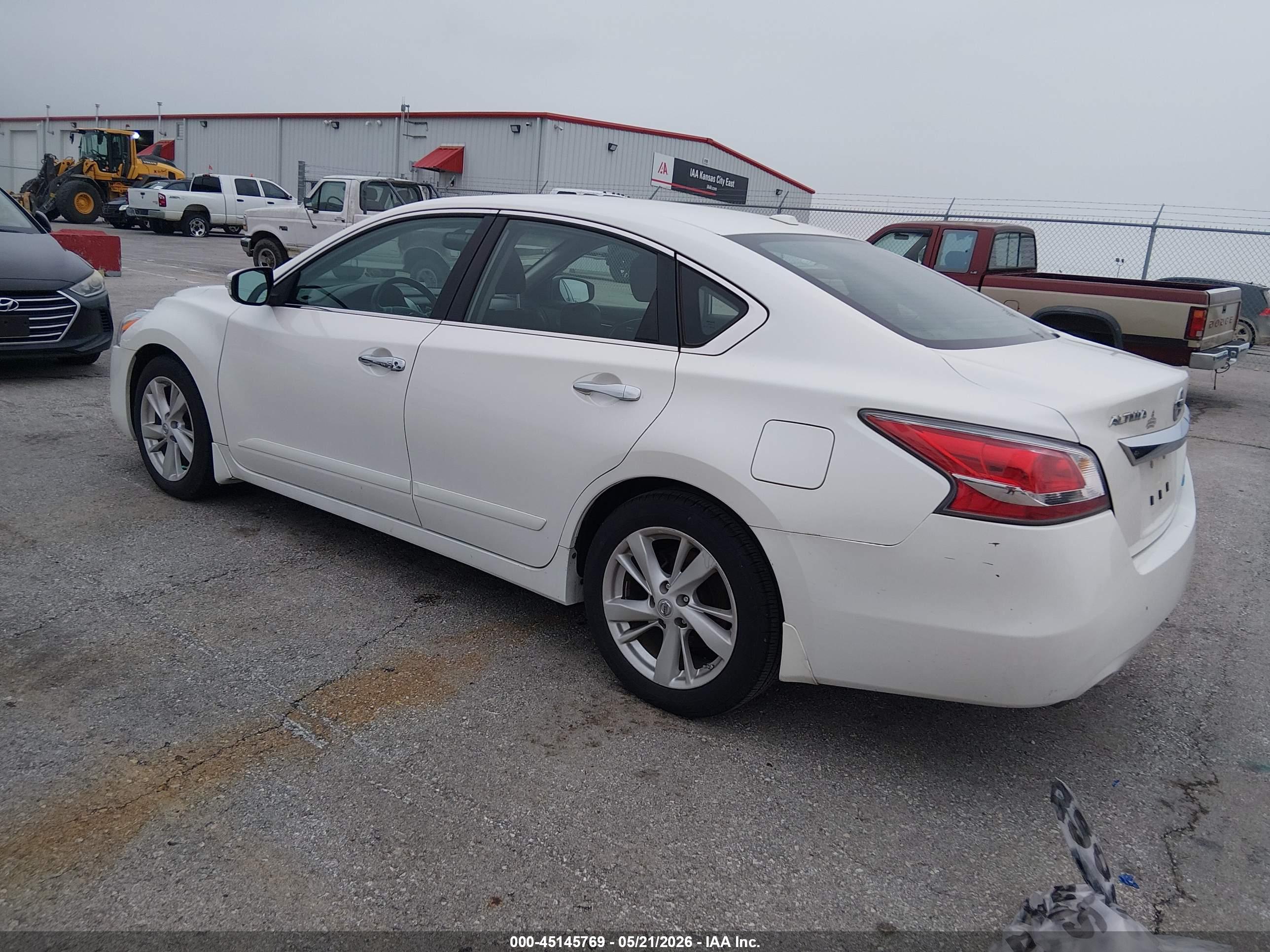 NISSAN ALTIMA image 3