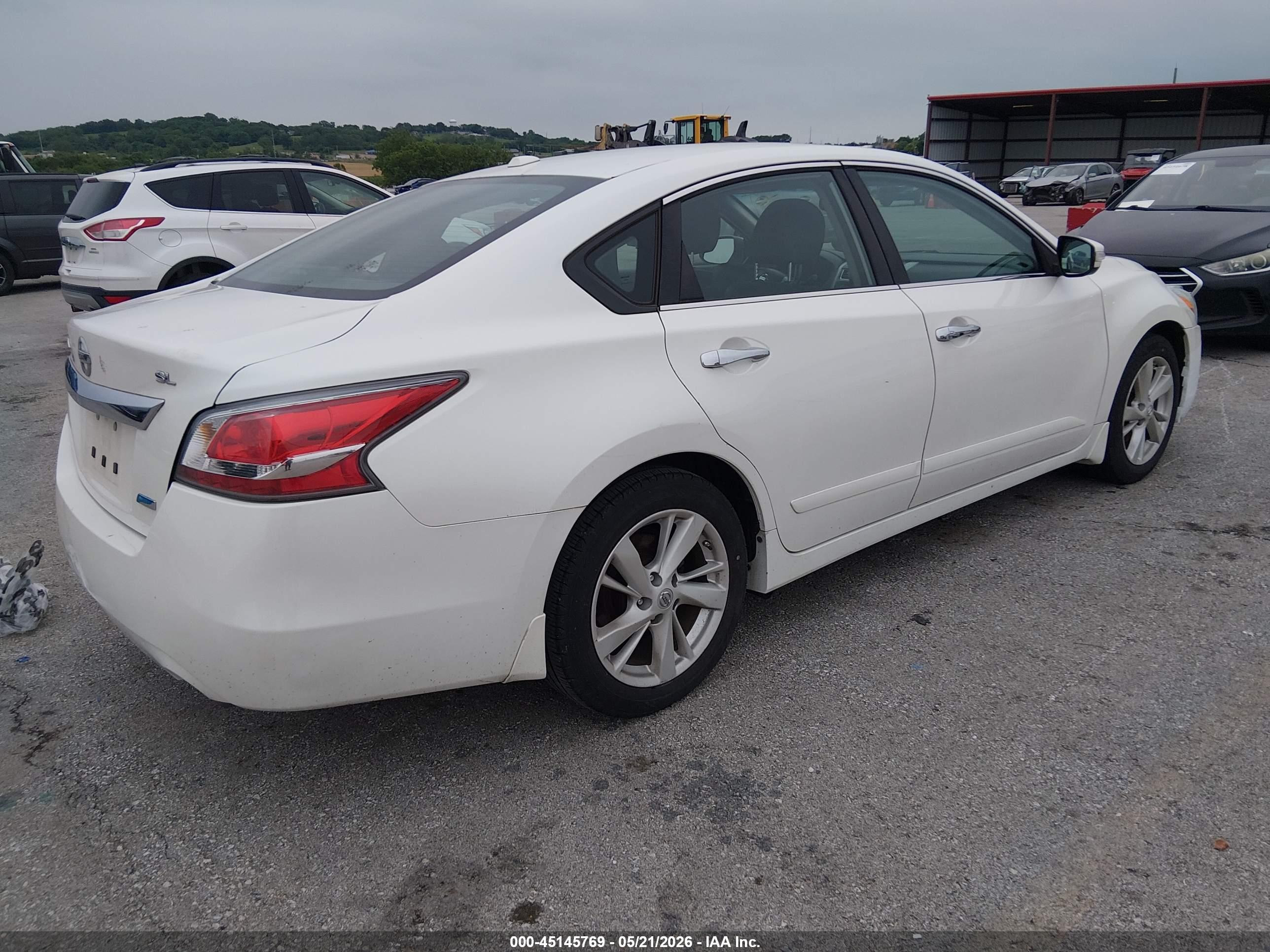 NISSAN ALTIMA image 4