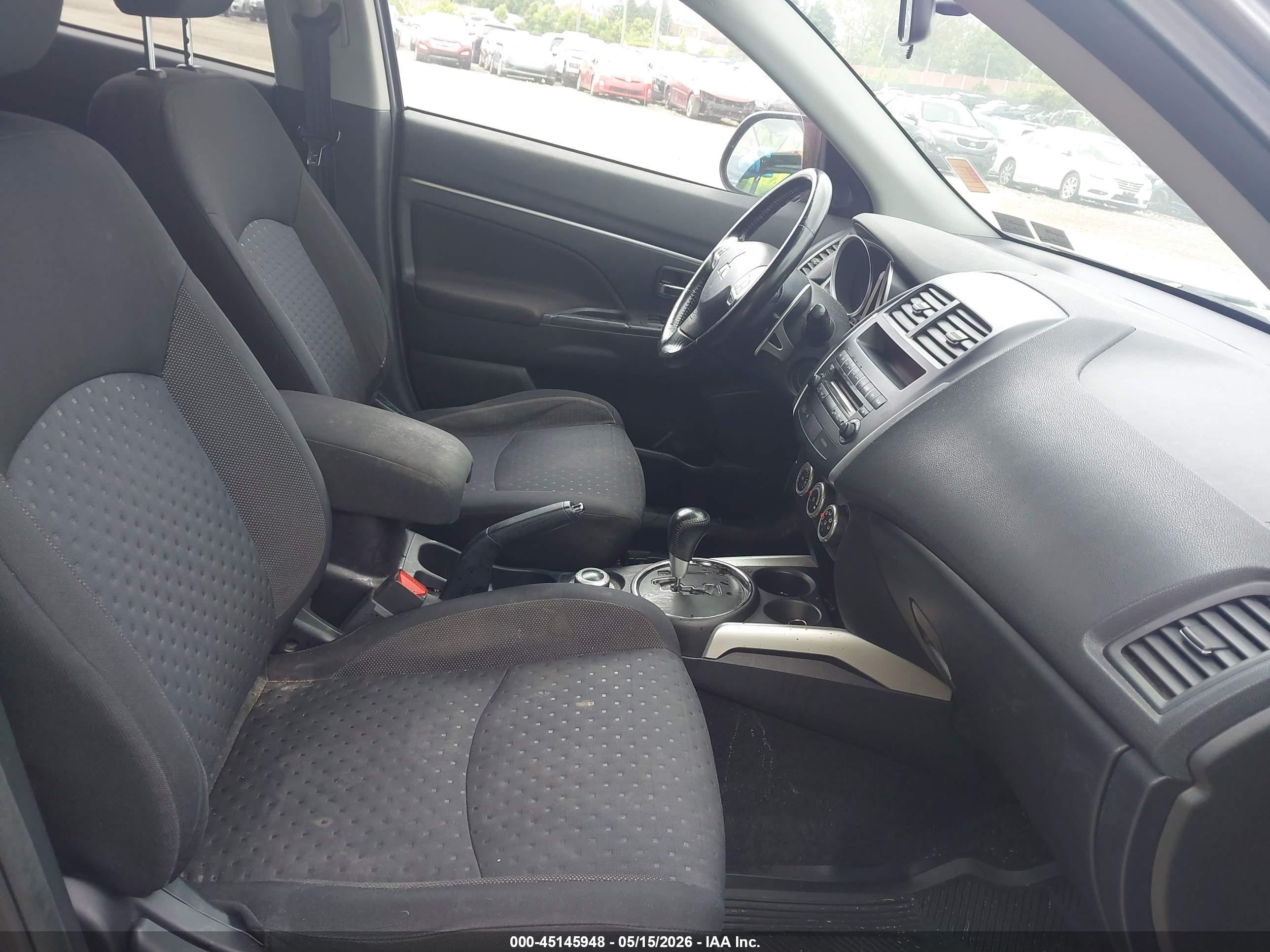 MITSUBISHI OUTLANDER image 5
