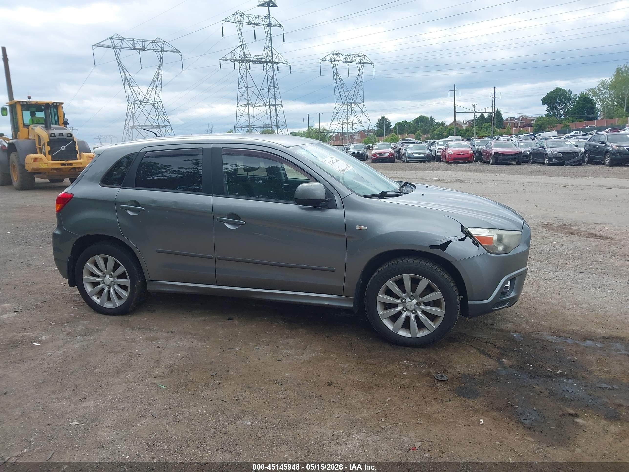 MITSUBISHI OUTLANDER image 6
